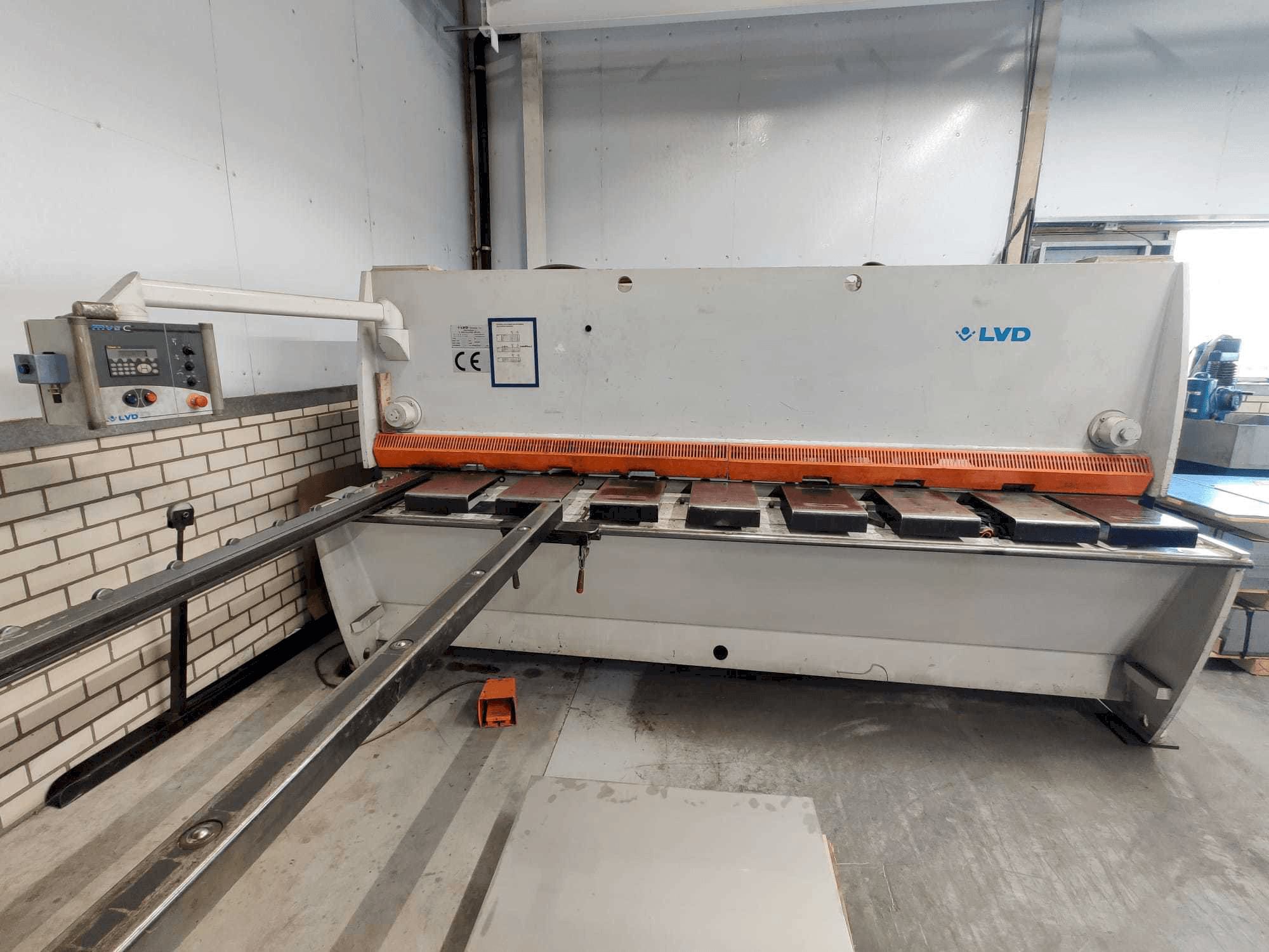 Mašīnas LVD MVSC 06/31 pretskats