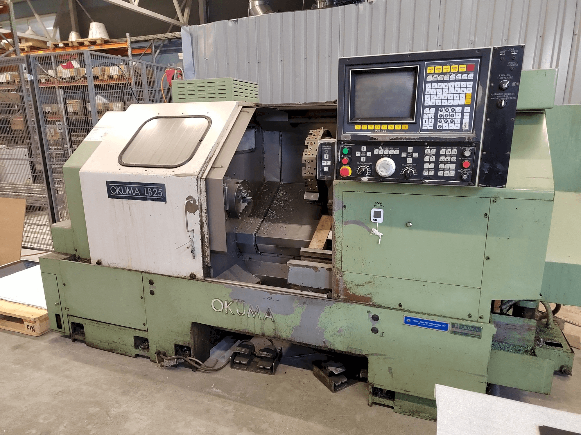 Mašīnas Okuma LB25 pretskats