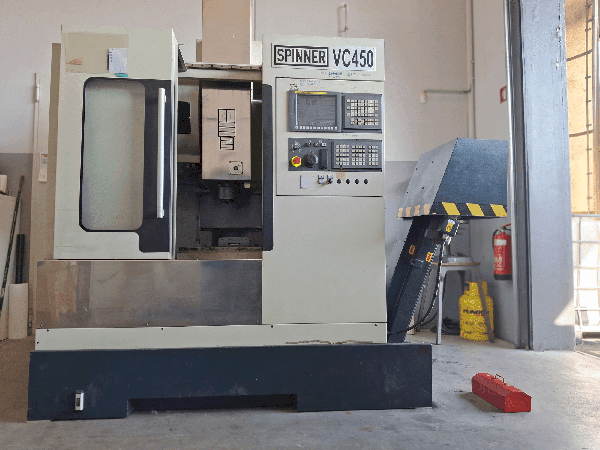 Mašīnas SPINNER VC 450 pretskats