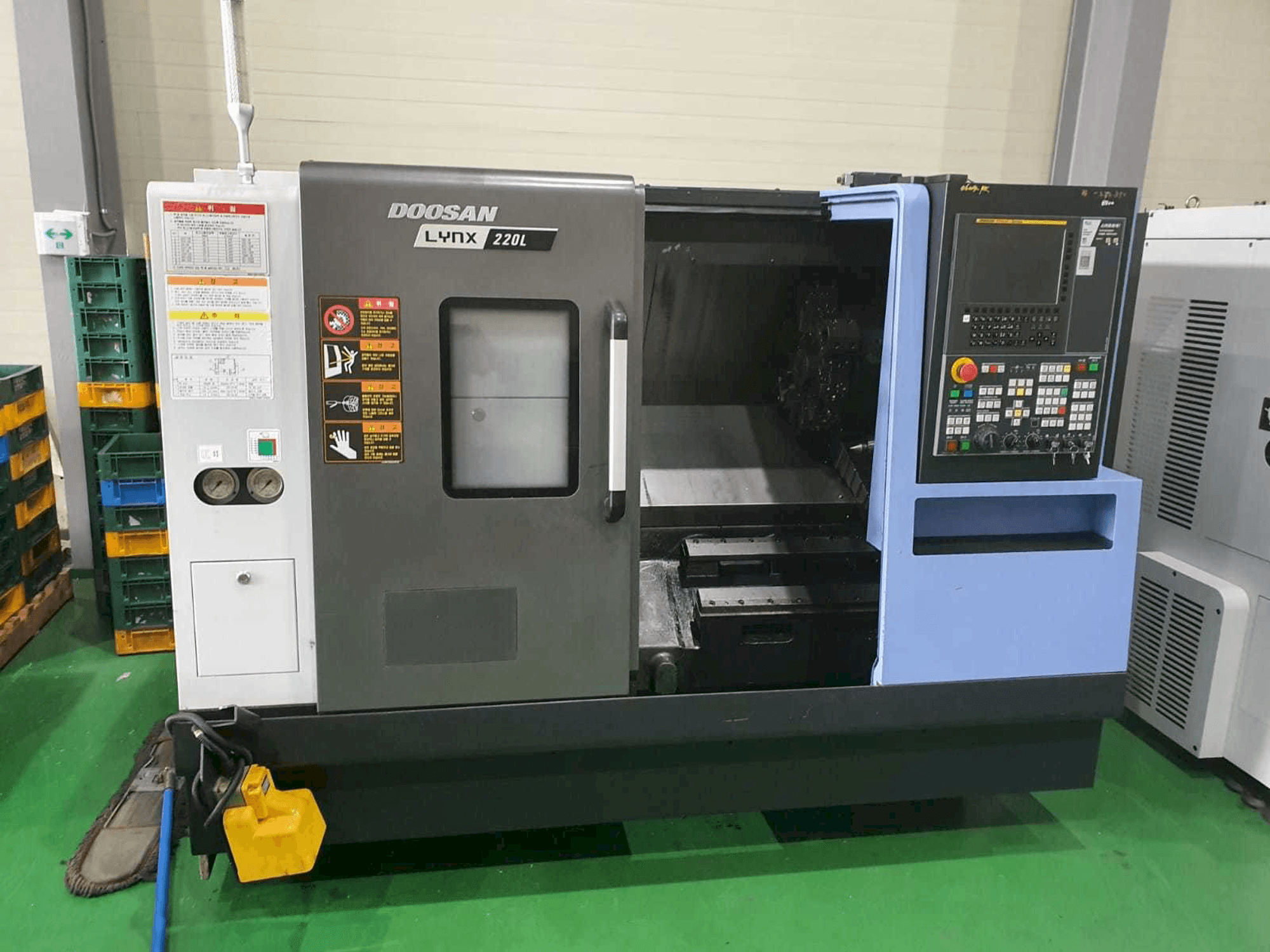 Mašīnas Doosan LYNX 220 LC pretskats