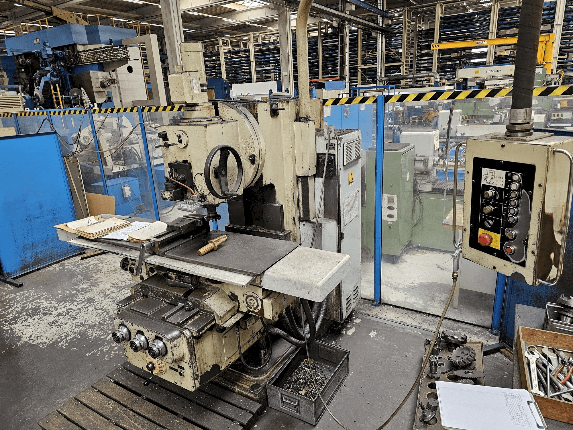 Mašīnas VEB FSS 400/E pretskats