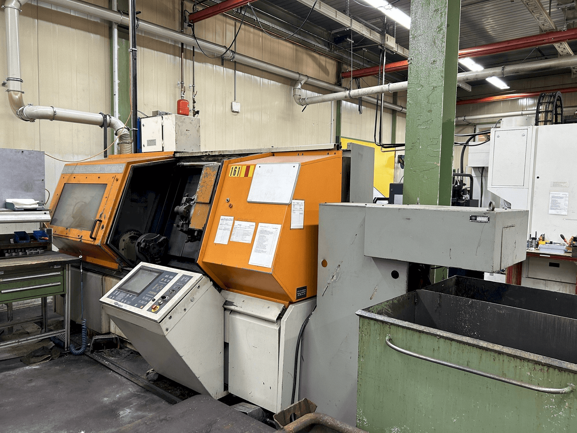 Mašīnas BOEHRINGER VDF 180 C-U skats no labās puses