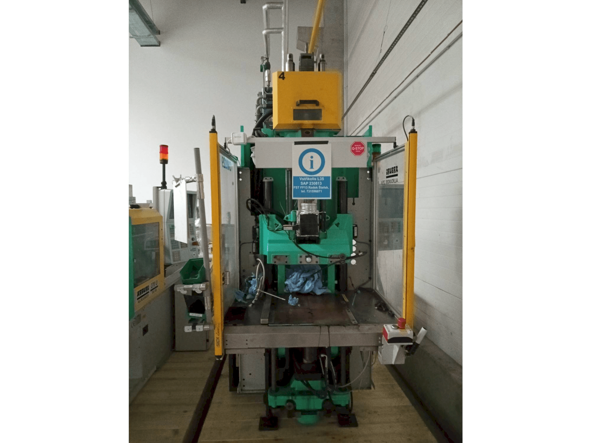 Mašīnas Arburg Allrounder 275V 250-70 pretskats