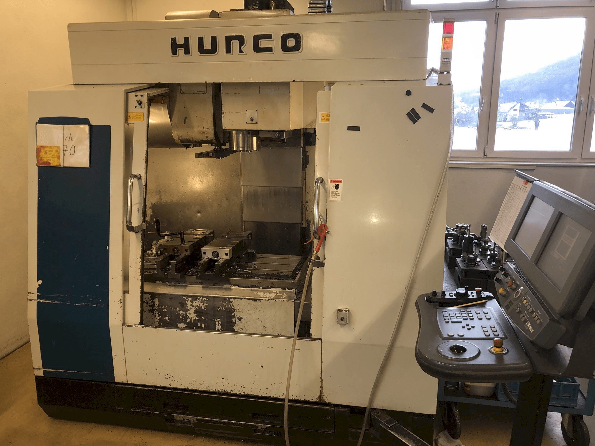 Mašīnas Hurco BMC 30M pretskats
