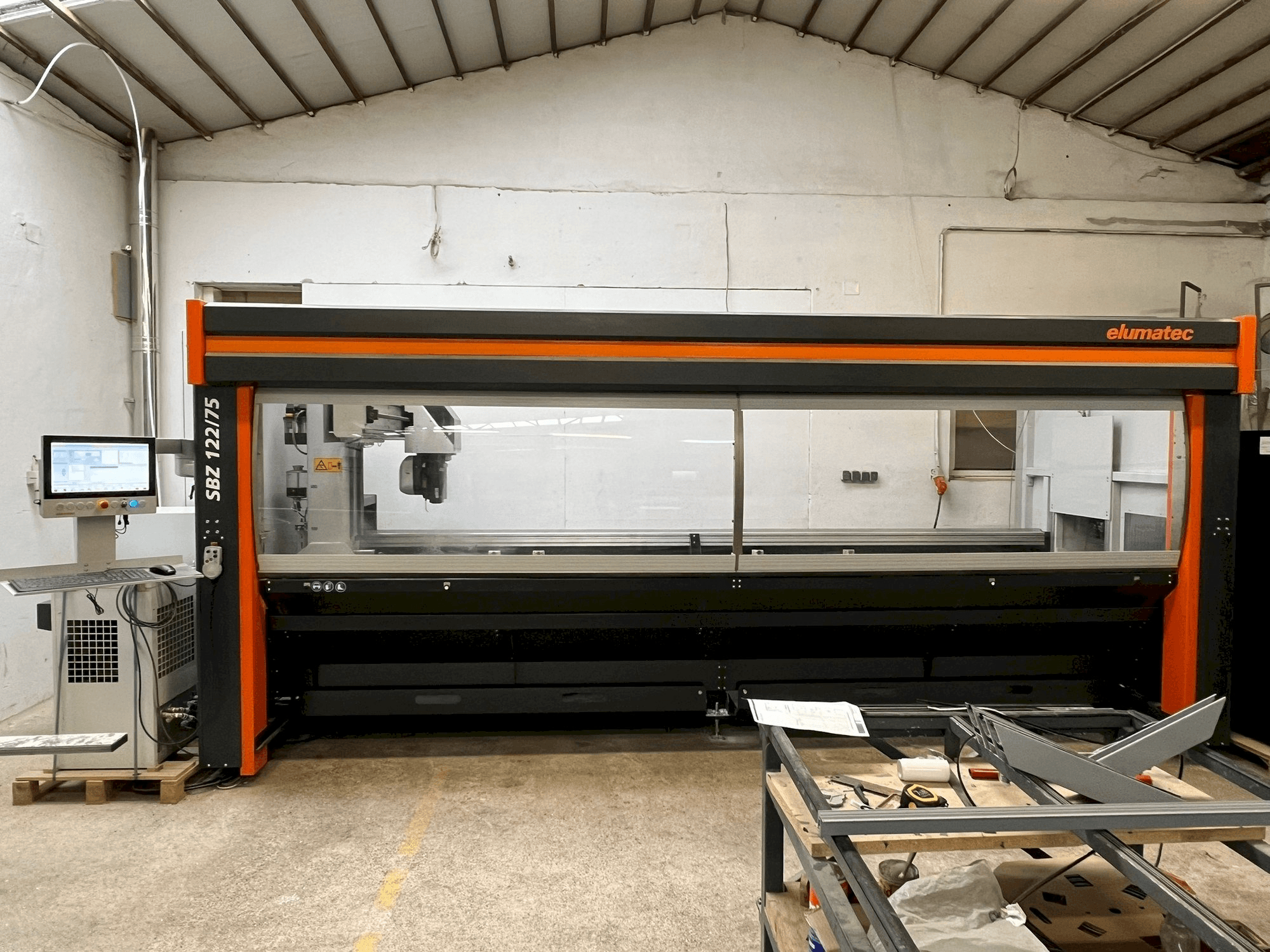 Mašīnas Elumatec SBZ 122/75 pretskats