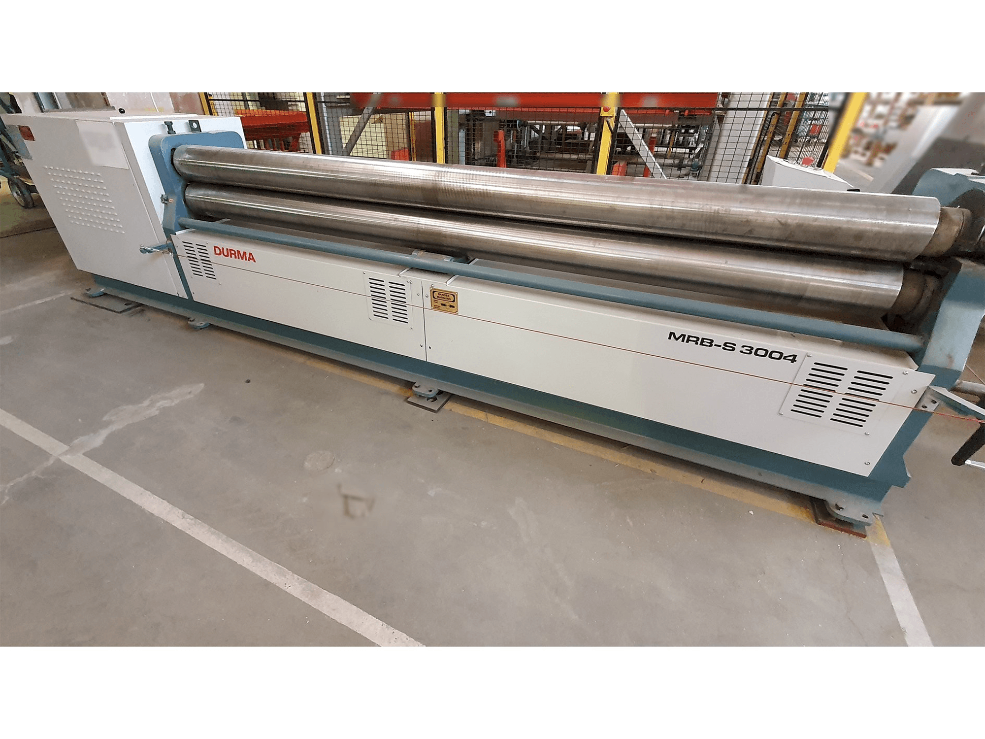 Mašīnas Durma MRB S 3004 pretskats