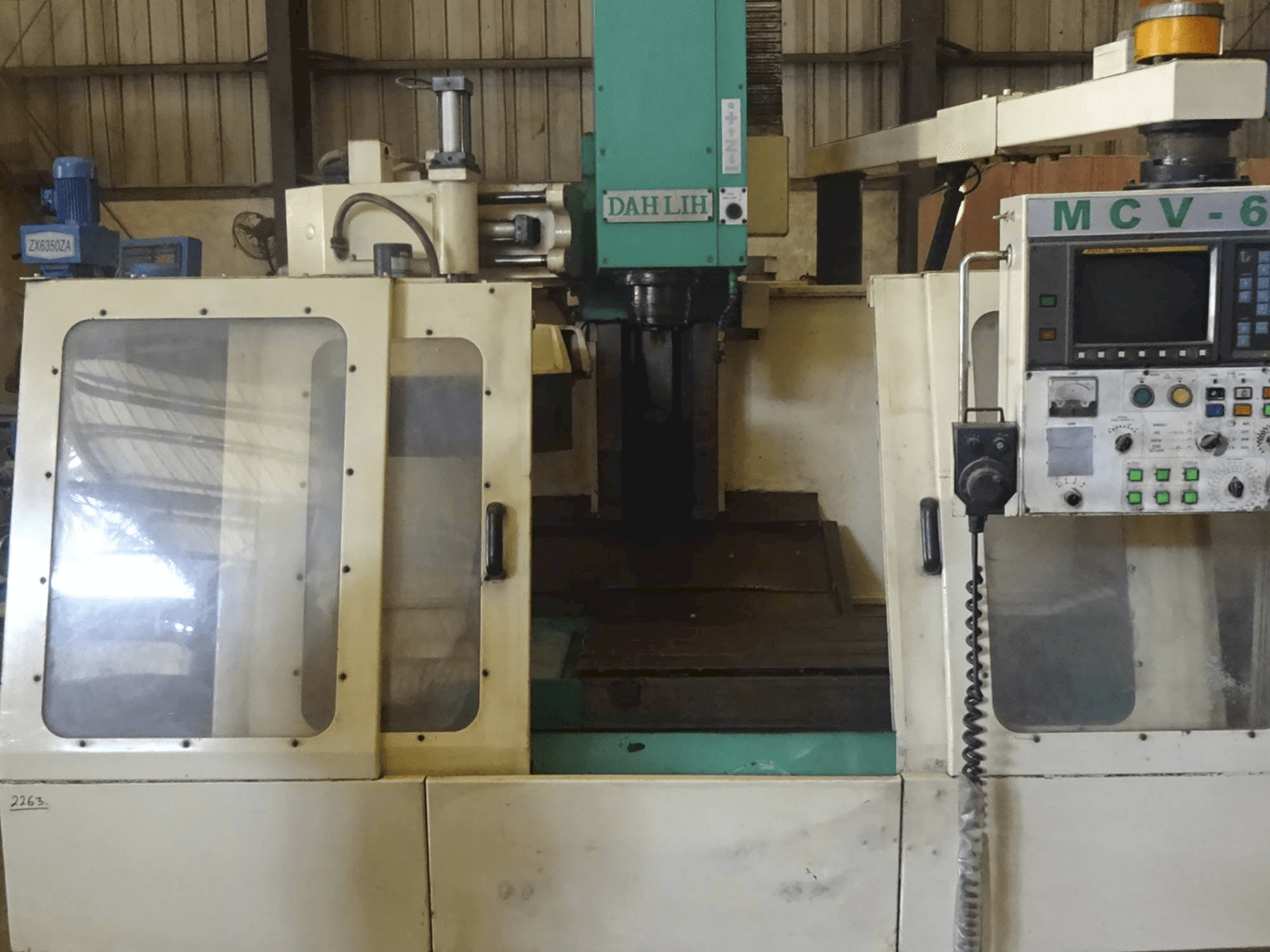 Mašīnas DAH LIH DL-MCV 610 pretskats