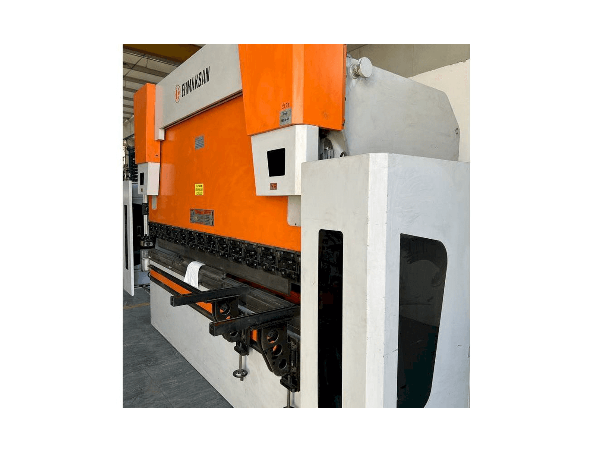 Mašīnas ERMAKSAN Speed Bend Pro 3100x175 pretskats