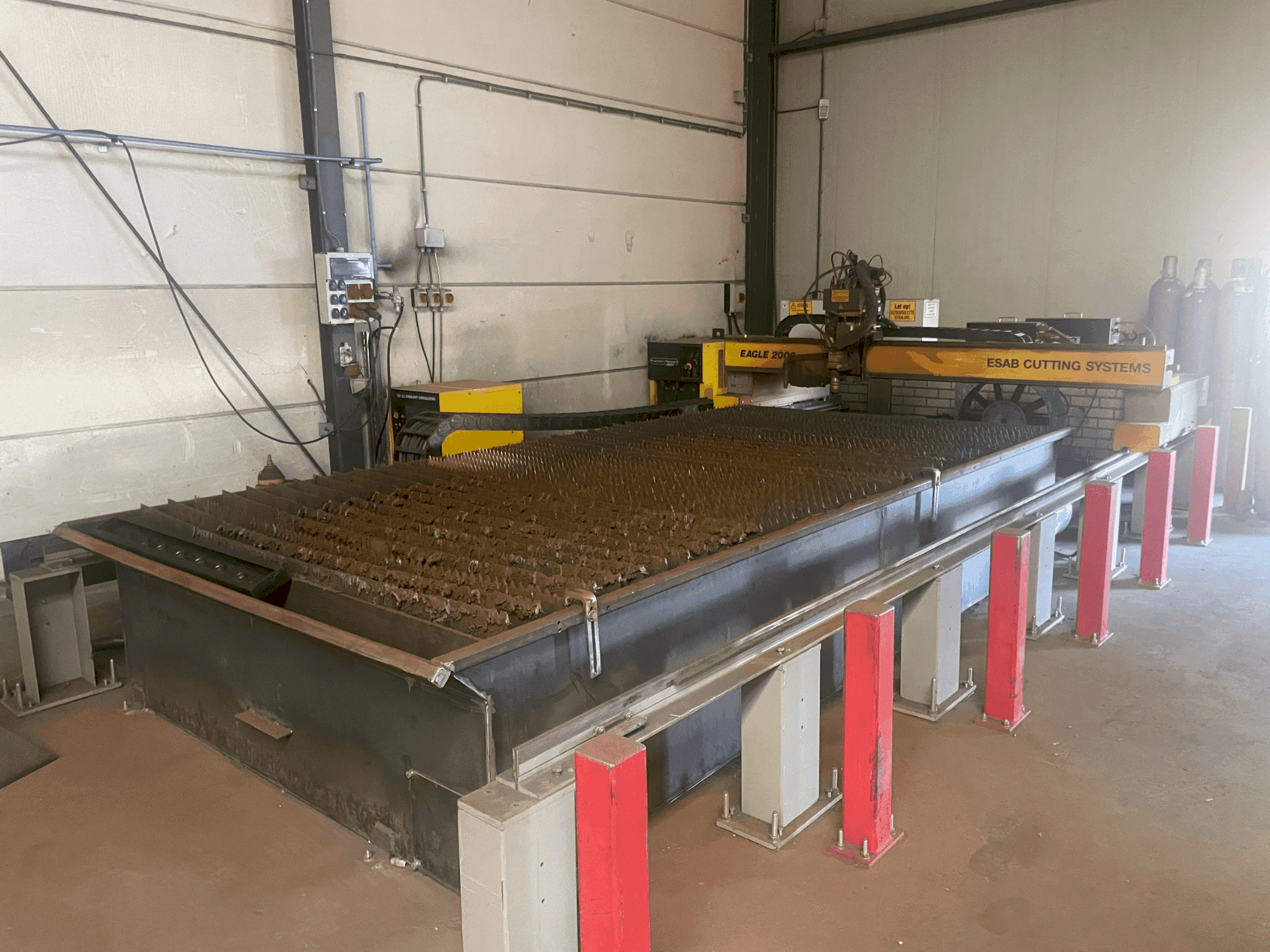 Mašīnas ESAB EAGLE 2000 pretskats