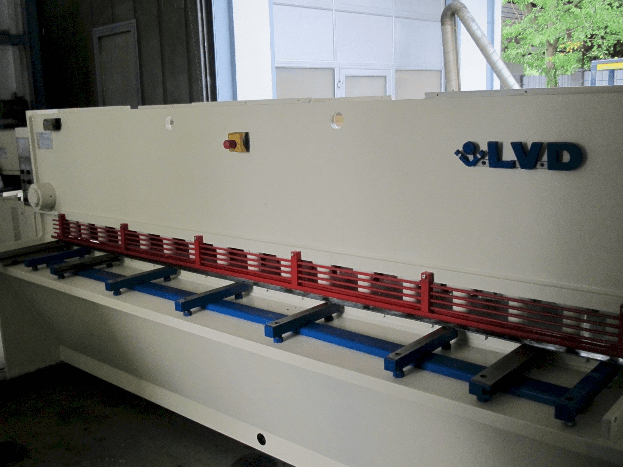 Mašīnas LVD HST 31/6 pretskats