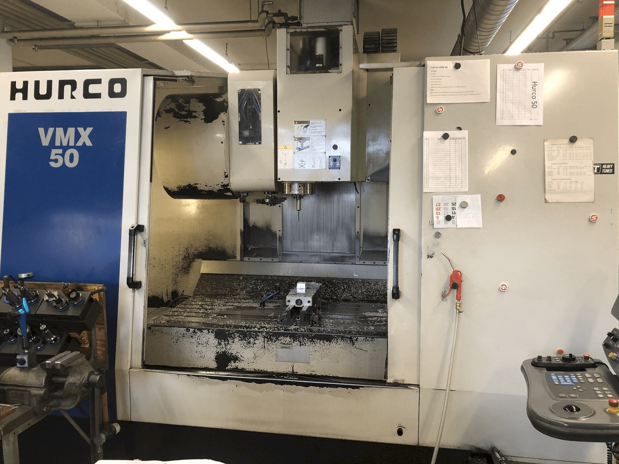 Mašīnas Hurco VMX 50 pretskats