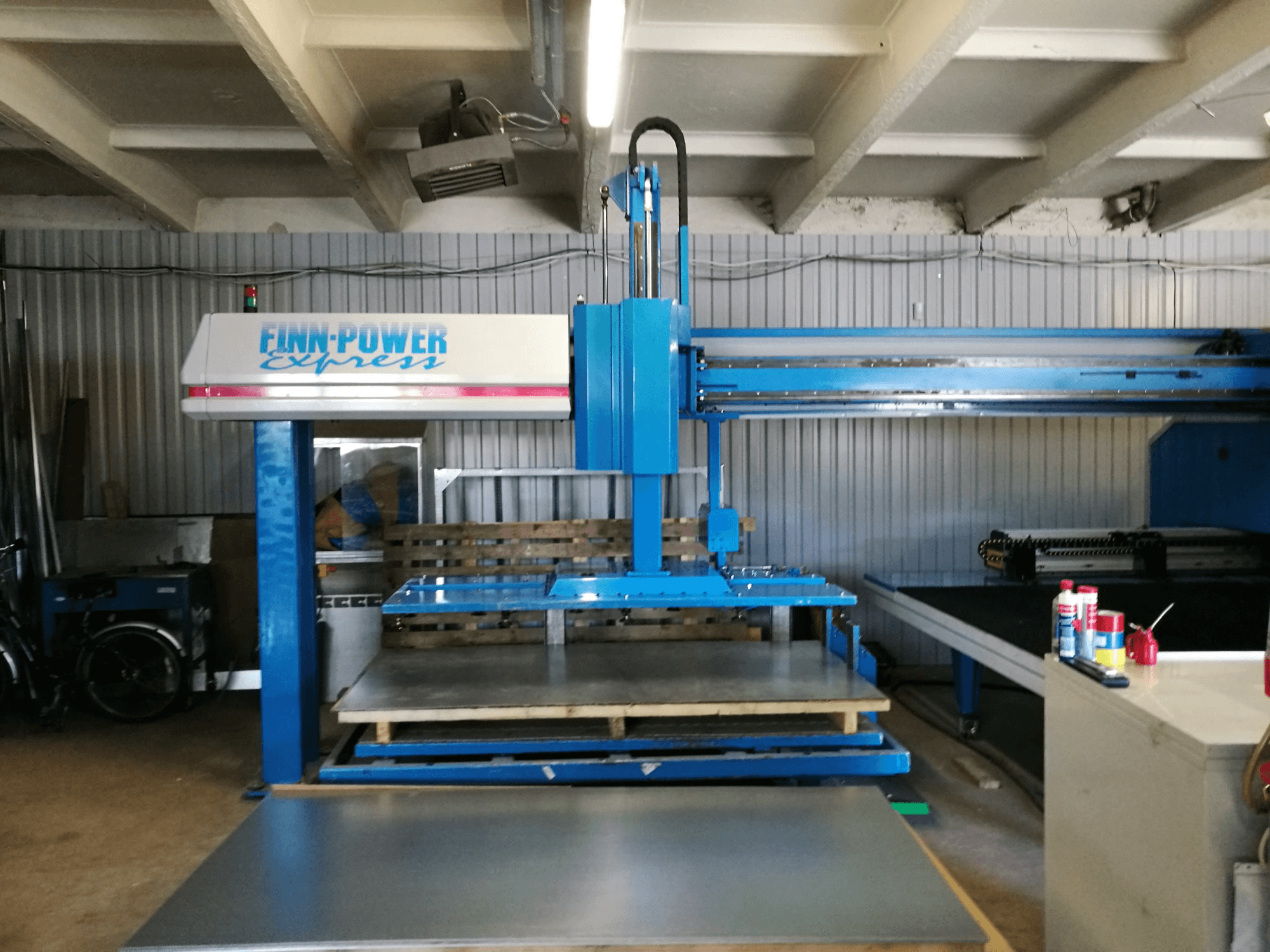 Mašīnas Finn-Power A5-20 SB pretskats