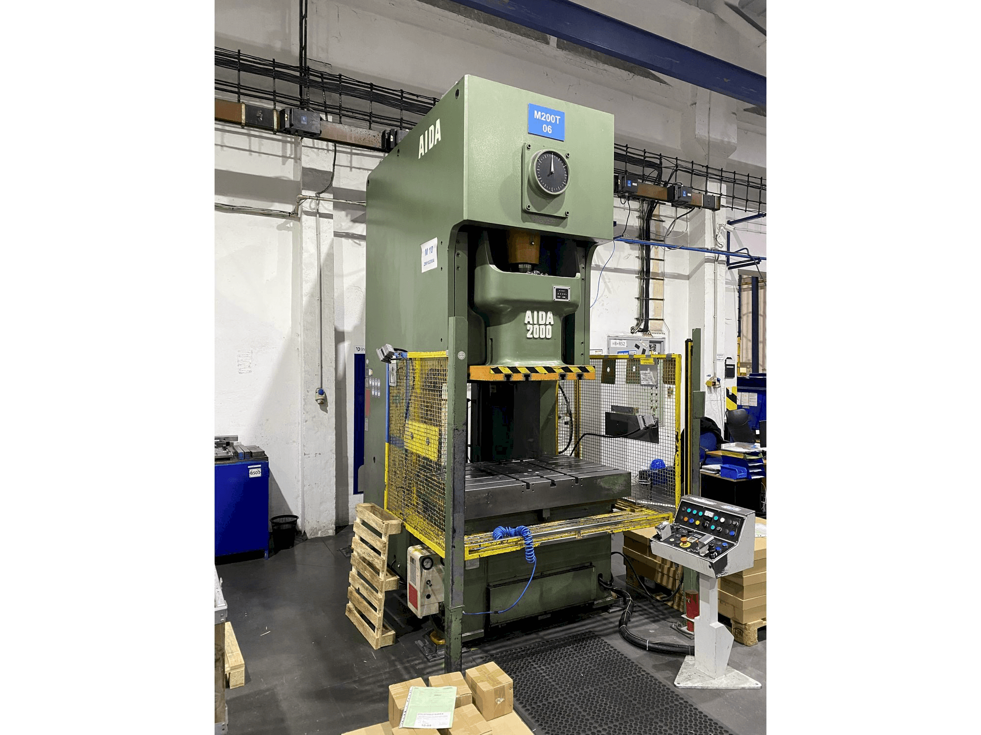 Mašīnas AIDA NC1-2000 (2) pretskats