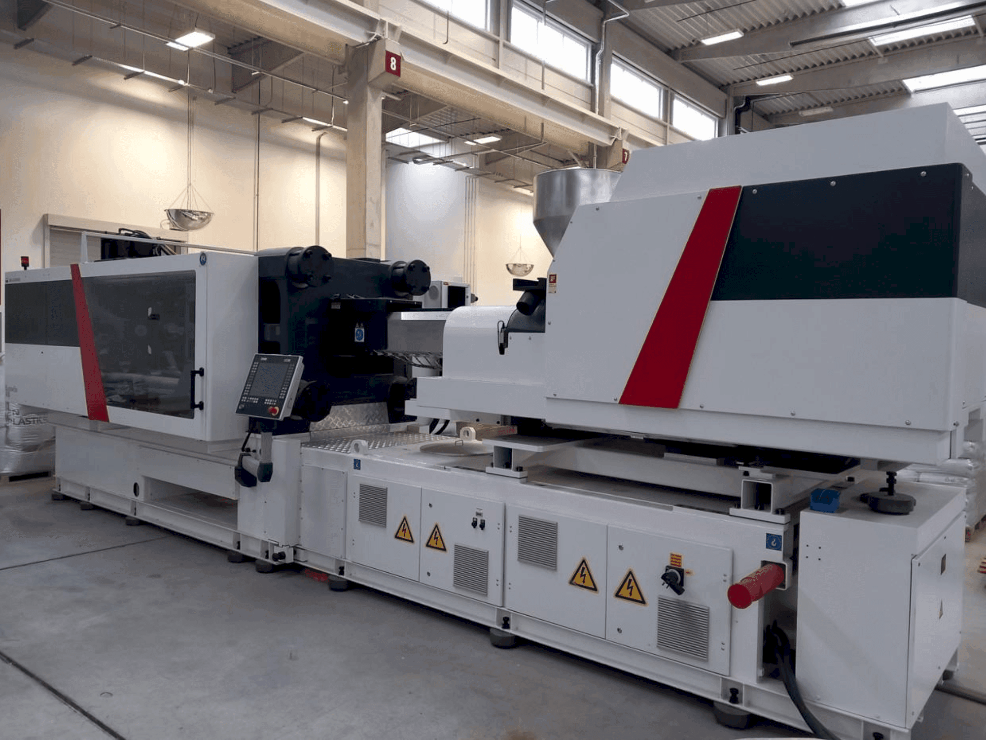 Mašīnas Milacron Elektron Evo 450 pretskats