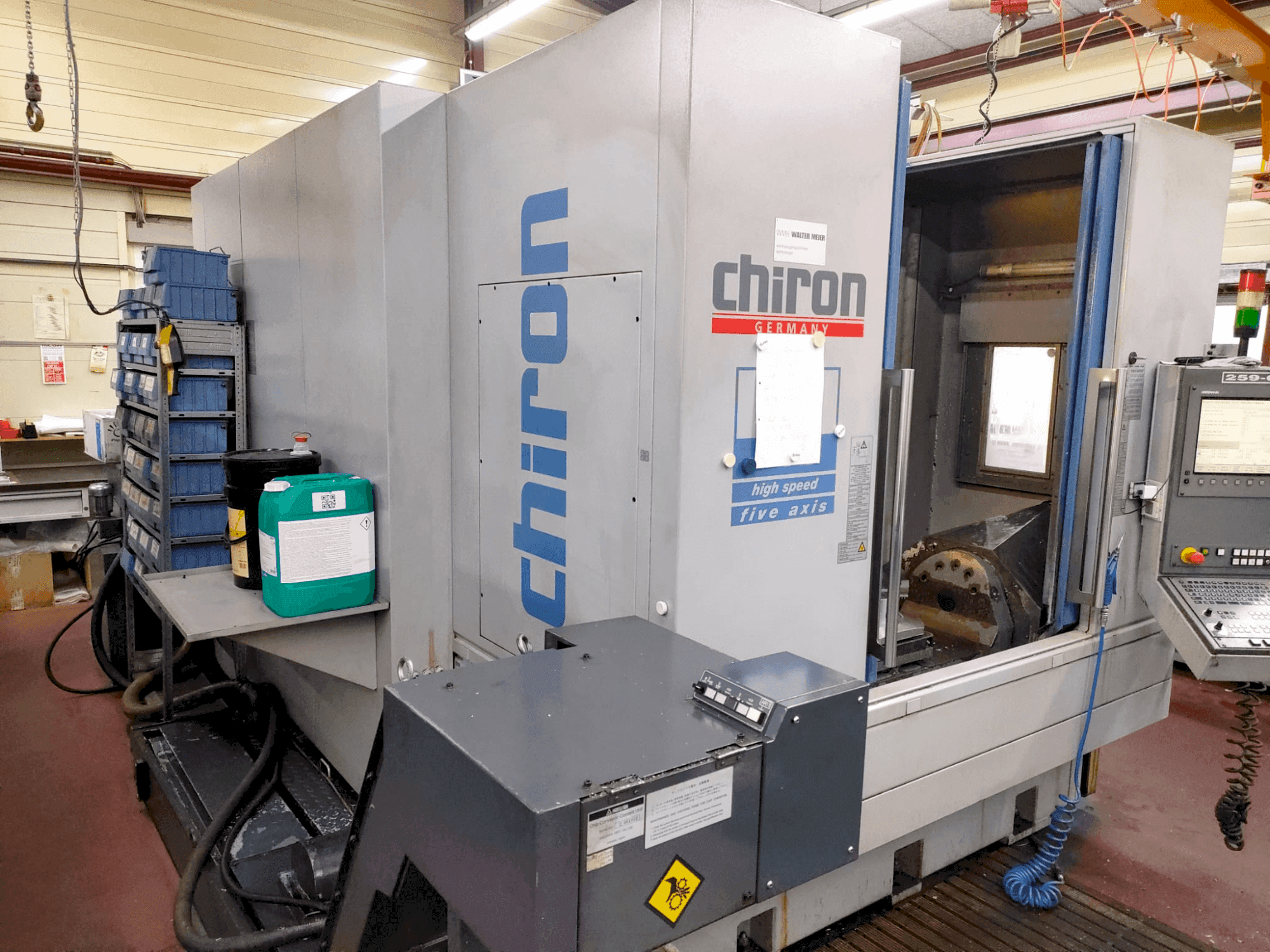 Mašīnas CHIRON Mill 800 pretskats