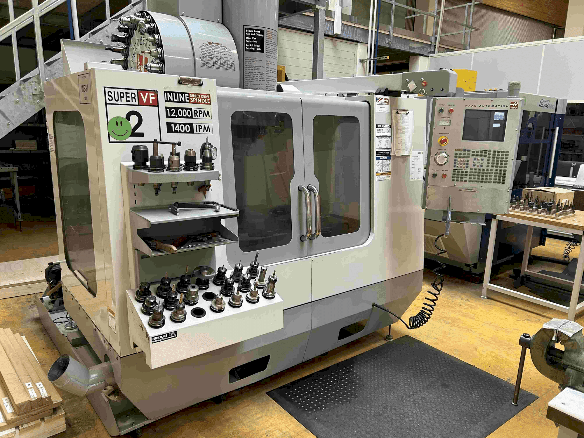 Mašīnas HAAS VF-2SSHE pretskats