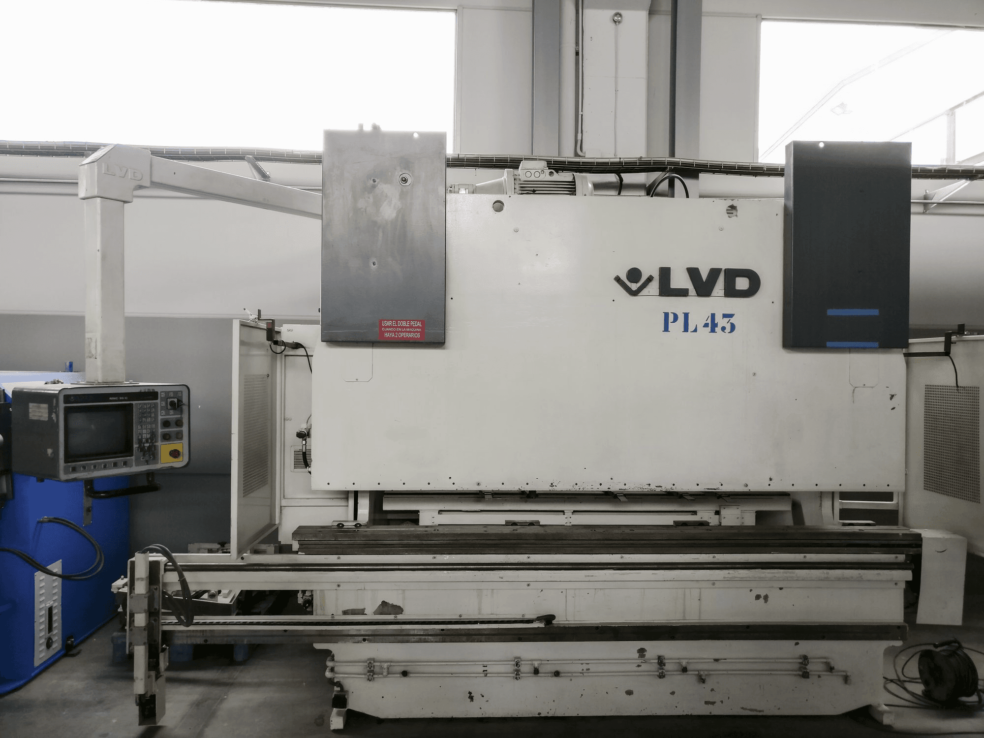 Mašīnas LVD PPEB 160-30 MNC 95 pretskats