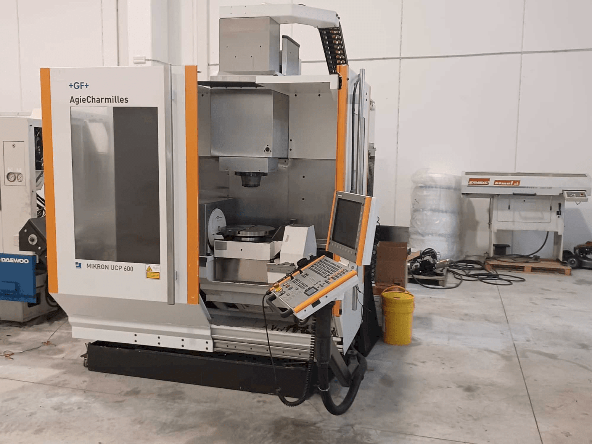 Mašīnas AgieCharmilles Mikron UCP 600 pretskats