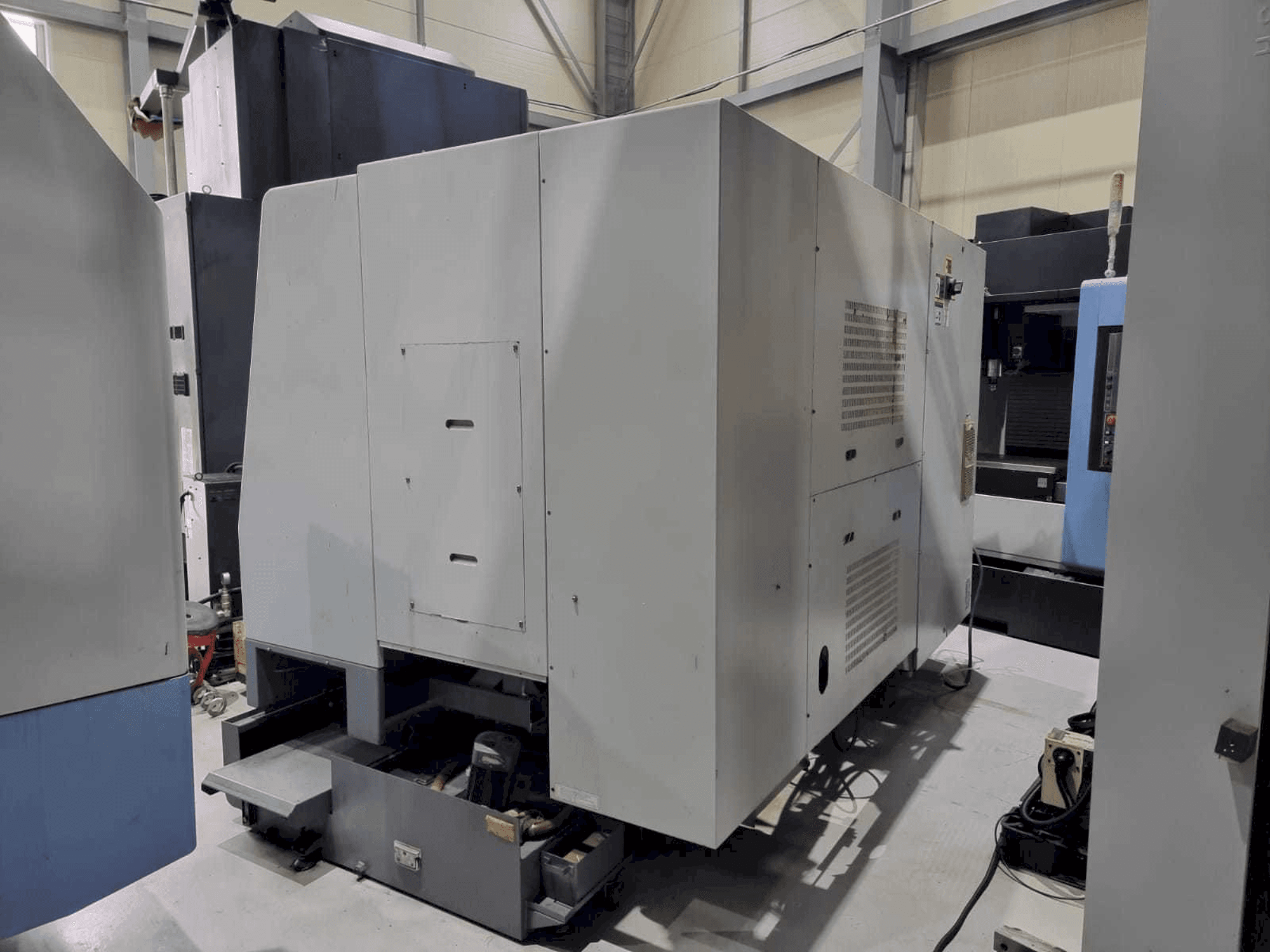 Mašīnas Hyundai Kia SKT250Y pretskats