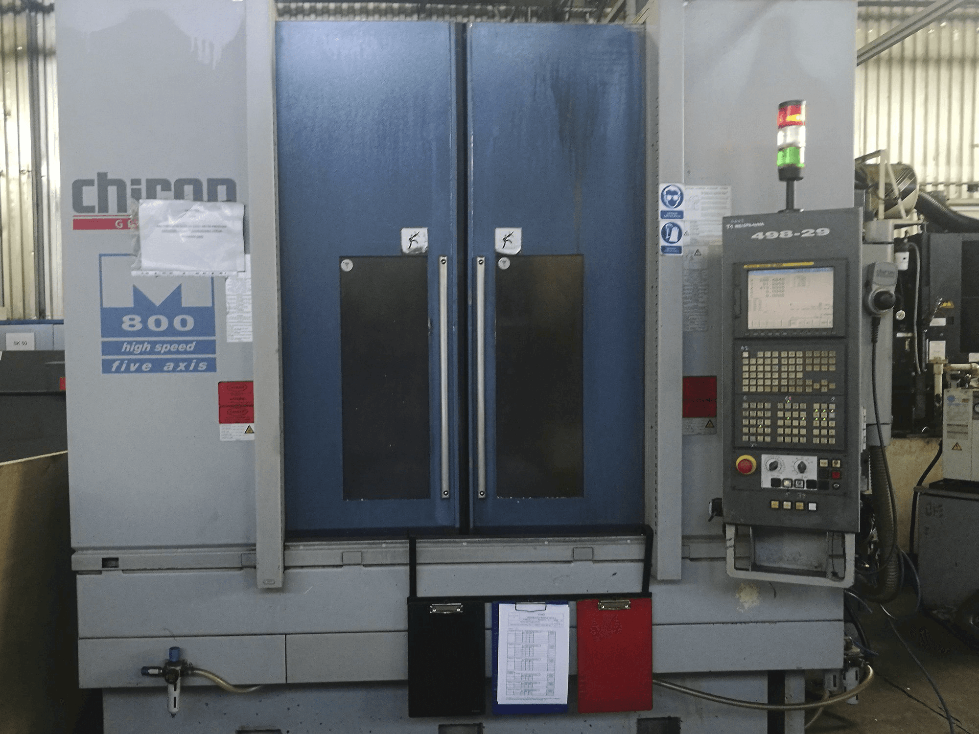 Mašīnas CHIRON MILL 800 pretskats