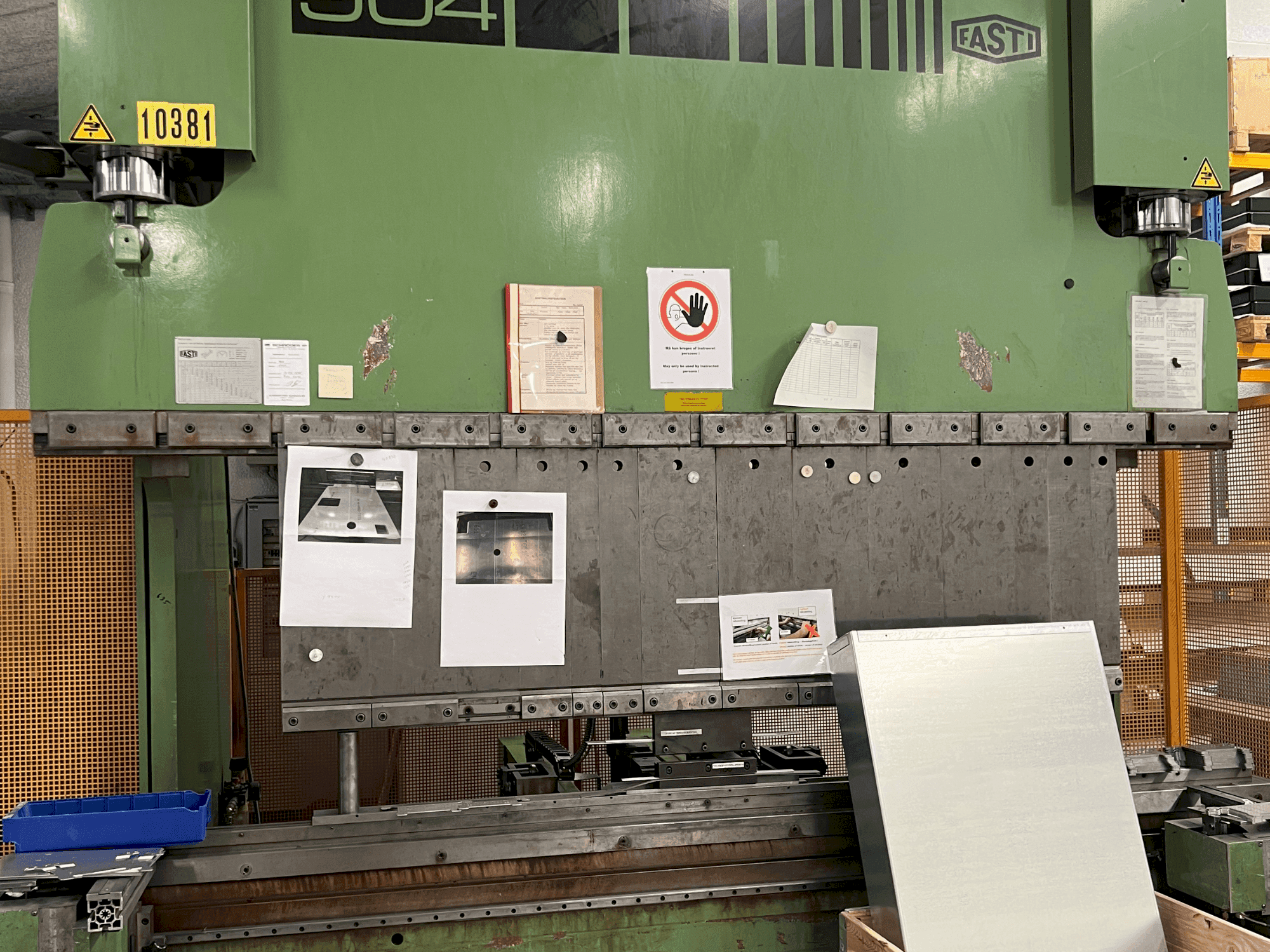 Mašīnas FASTI 904 pretskats