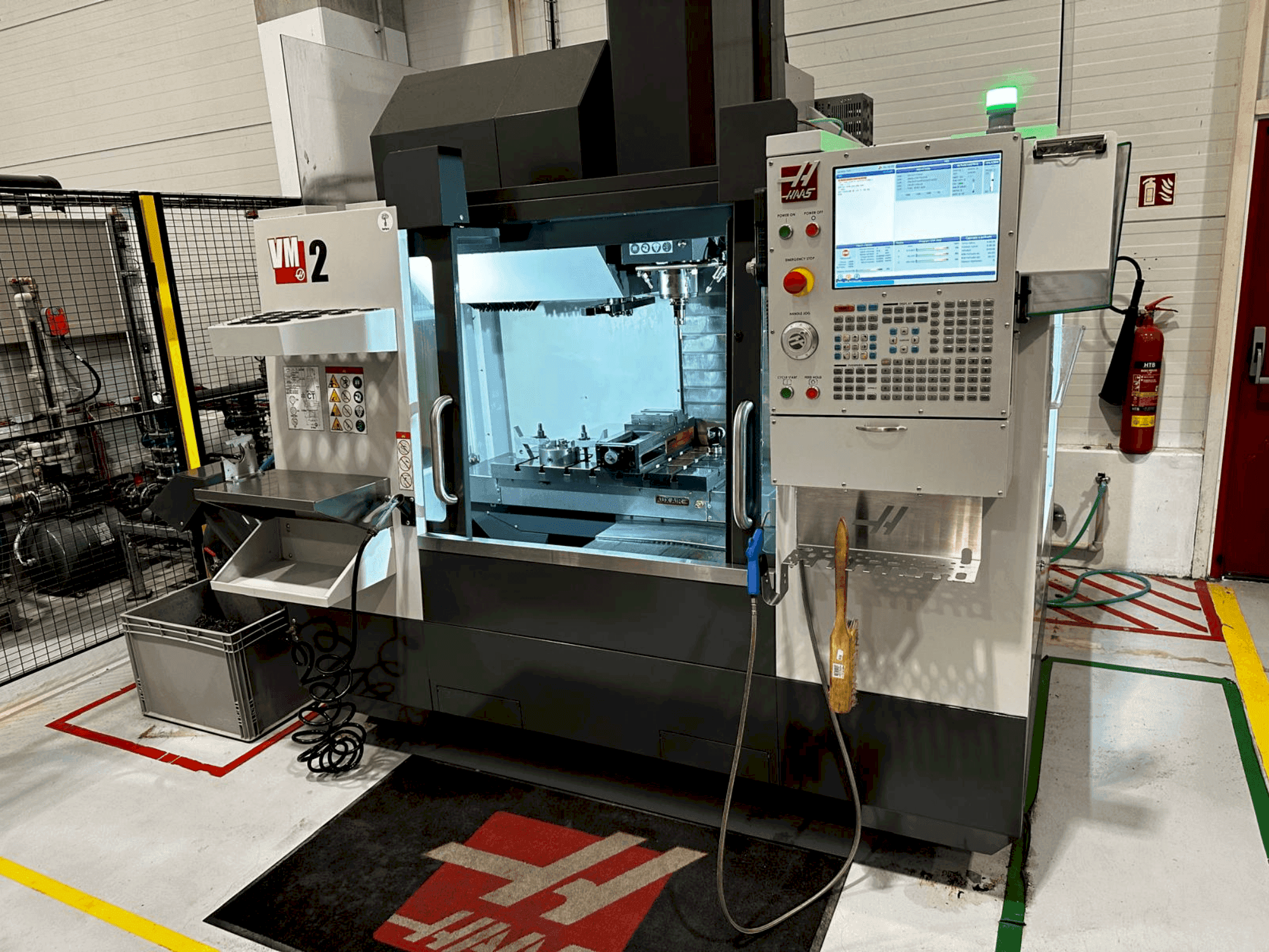 Mašīnas HAAS VM-2 pretskats