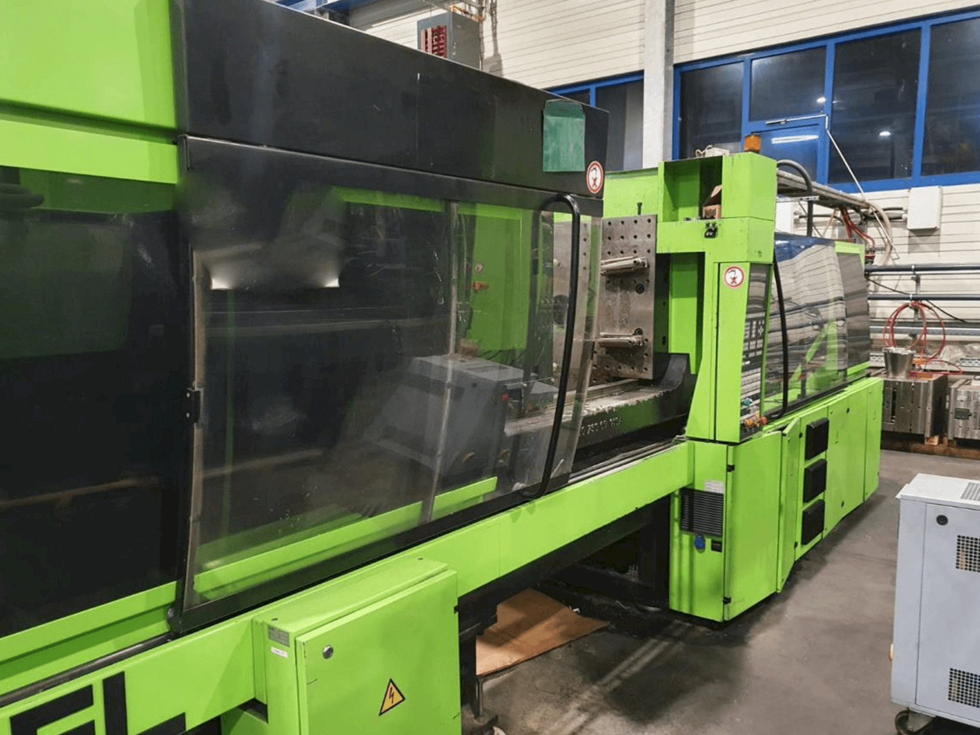 Mašīnas ENGEL Es 1350/250 Hl pretskats