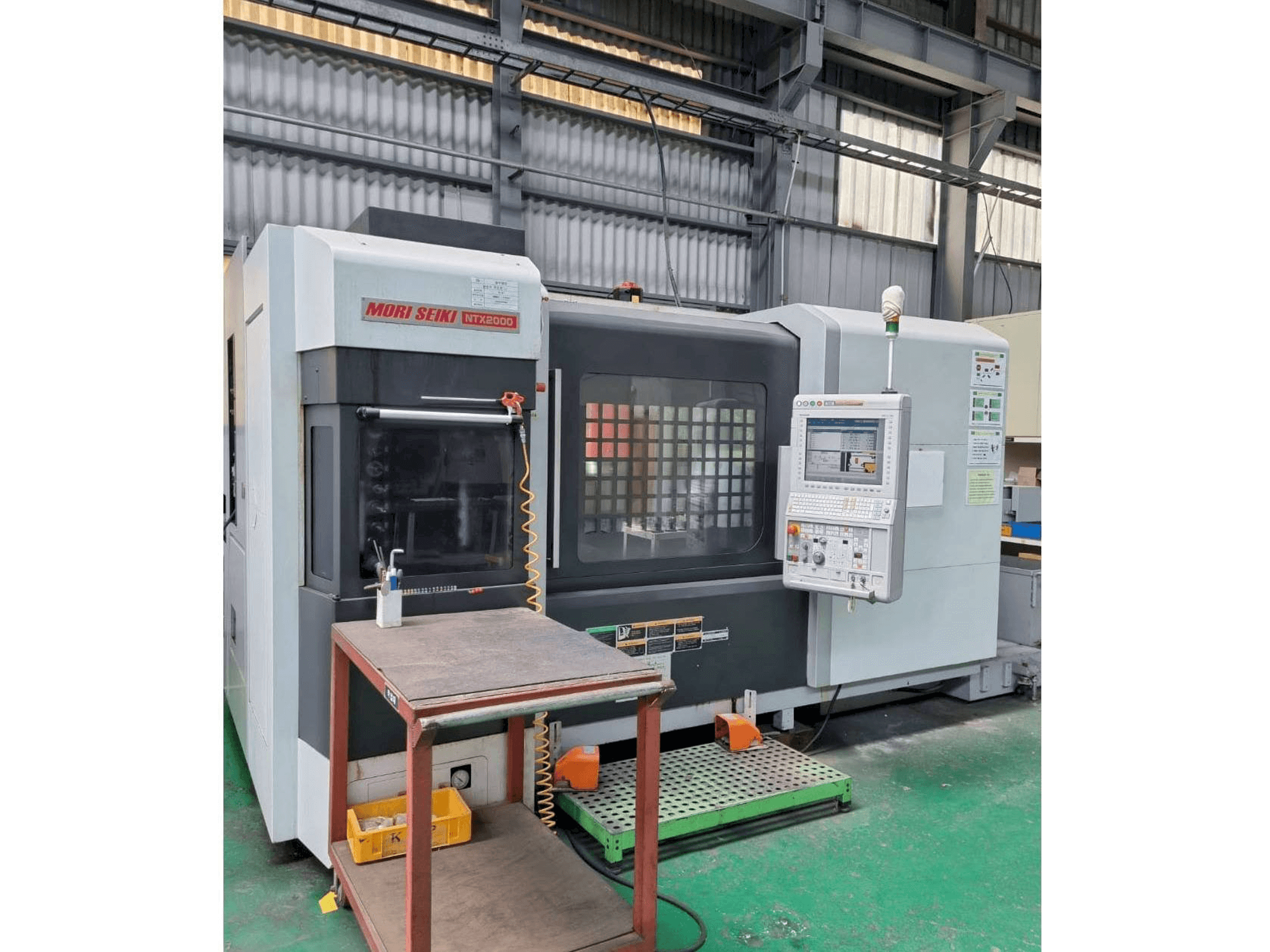 Mašīnas DMG Mori Seiki NTX2000/1500S pretskats
