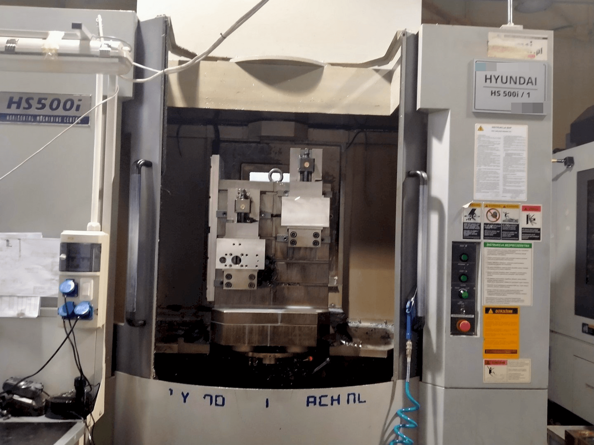 Mašīnas Hyundai Kia HS500i pretskats