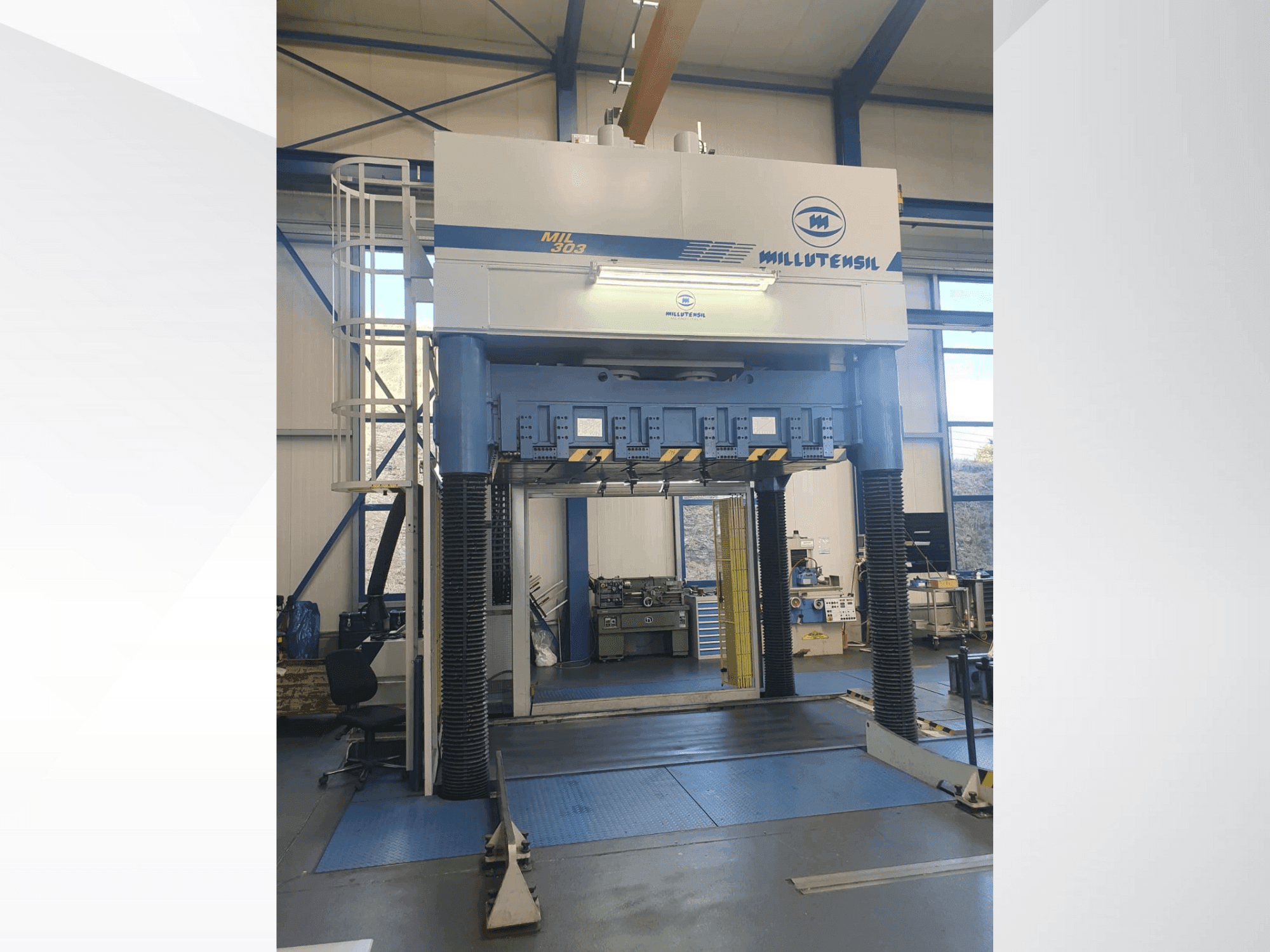 Mašīnas MILLUTENSIL Mil 303 pretskats