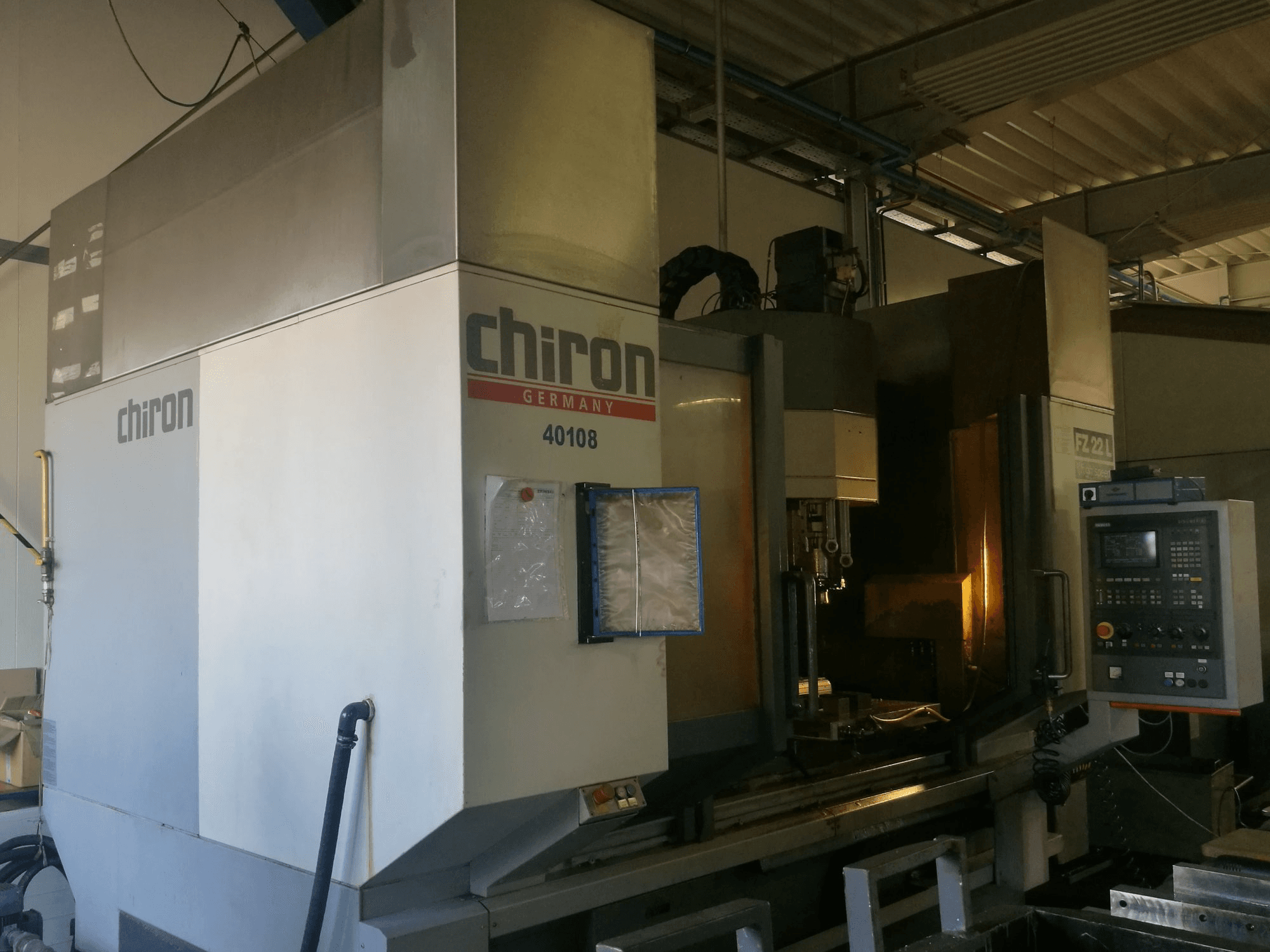 Mašīnas Chiron FZ 18L skats no labās puses