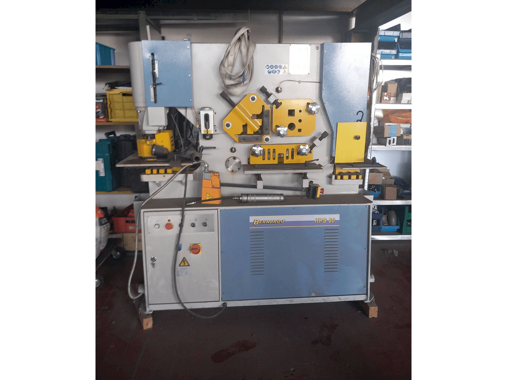 Mašīnas Bernardo HPS 60 pretskats