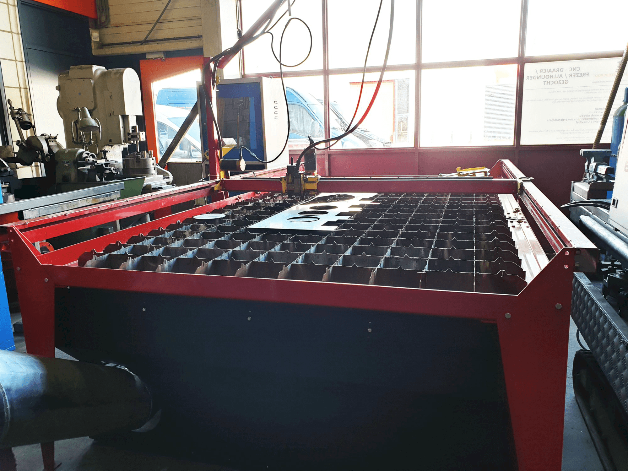 Mašīnas Plasmacam Samson 510 darba telpa