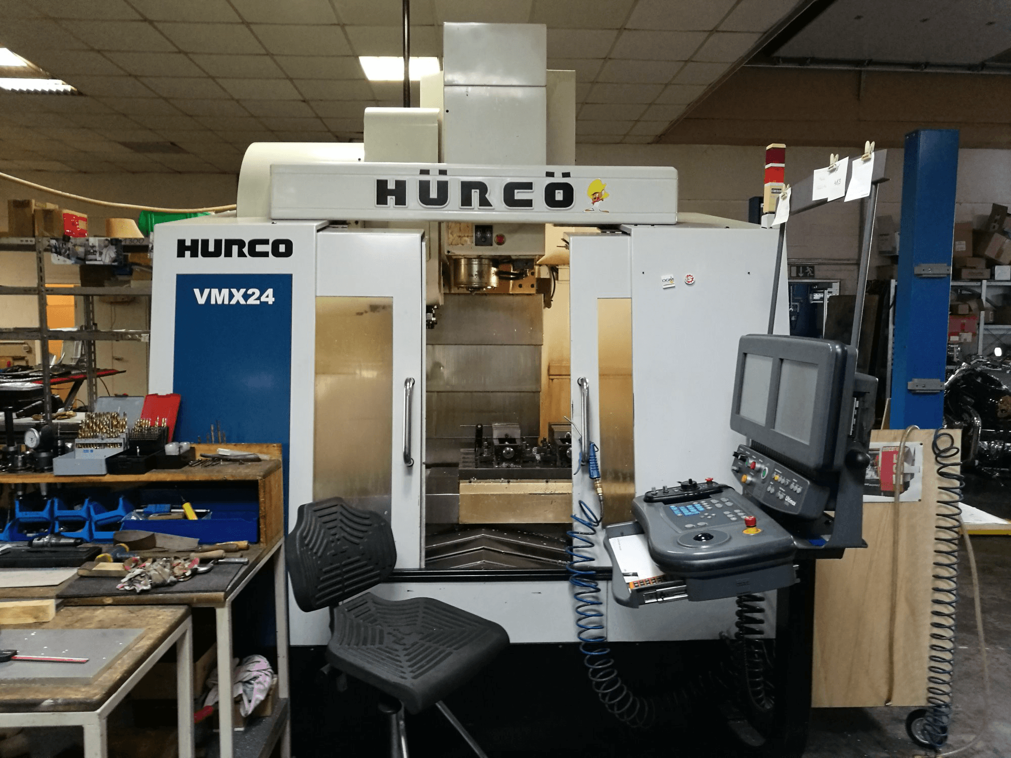Mašīnas Hurco VMX24 pretskats