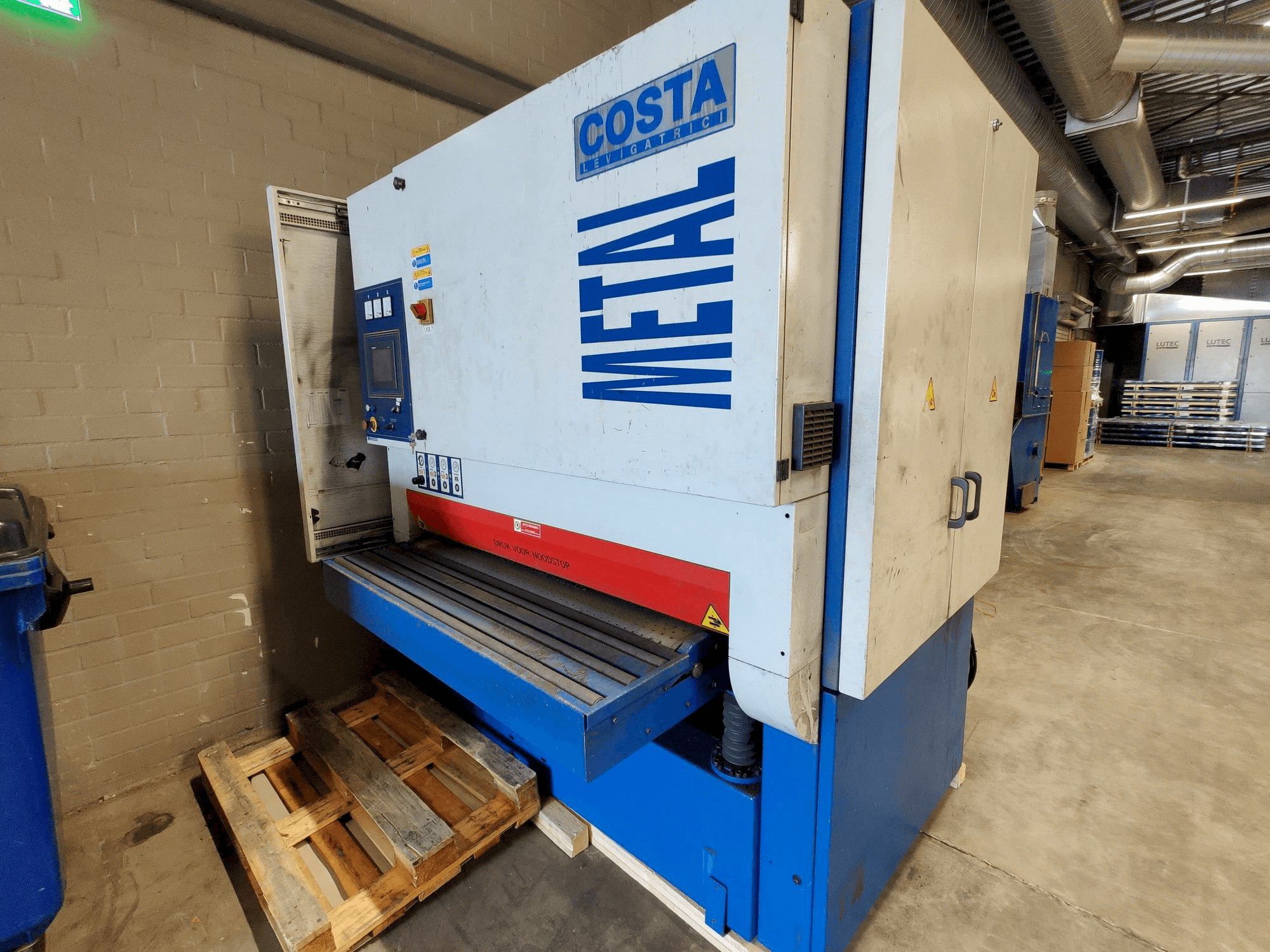 Mašīnas Costa MD5 CVV 1350 pretskats