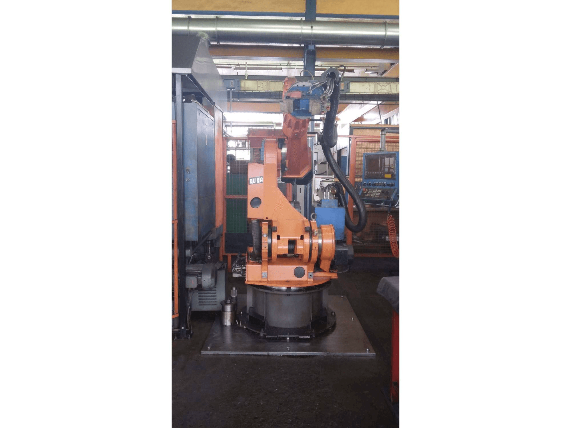 Mašīnas KUKA IR 760/120.0 pretskats