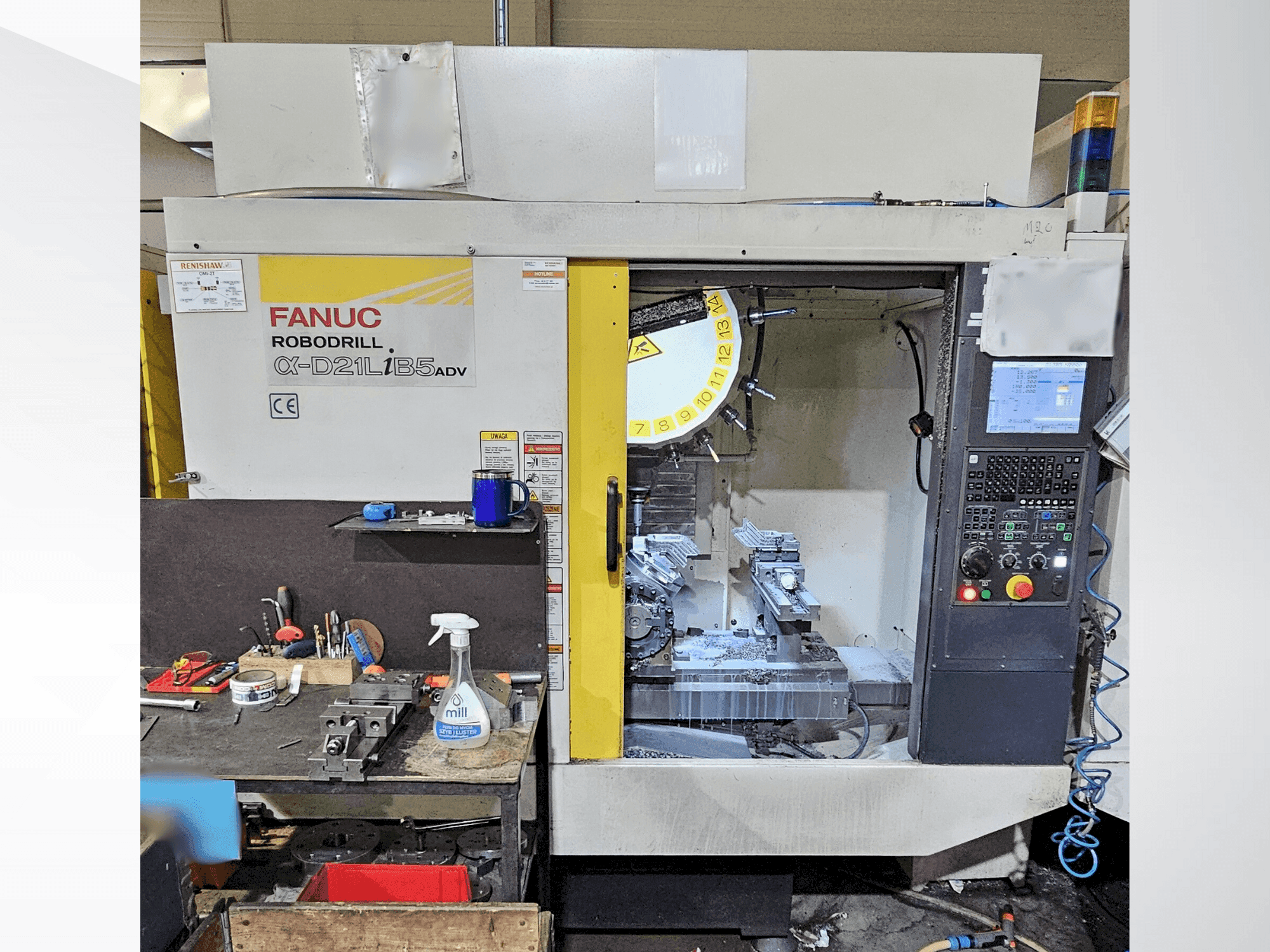Mašīnas FANUC Robodrill α-D21LiB5ADV pretskats