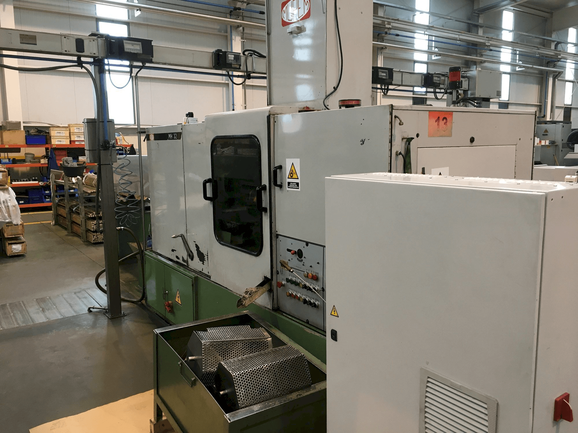 Mašīnas Mupem MH 32 pretskats