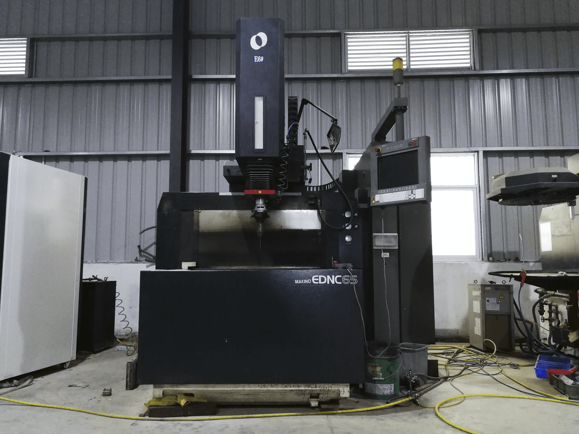 Mašīnas Makino EDNC65 pretskats