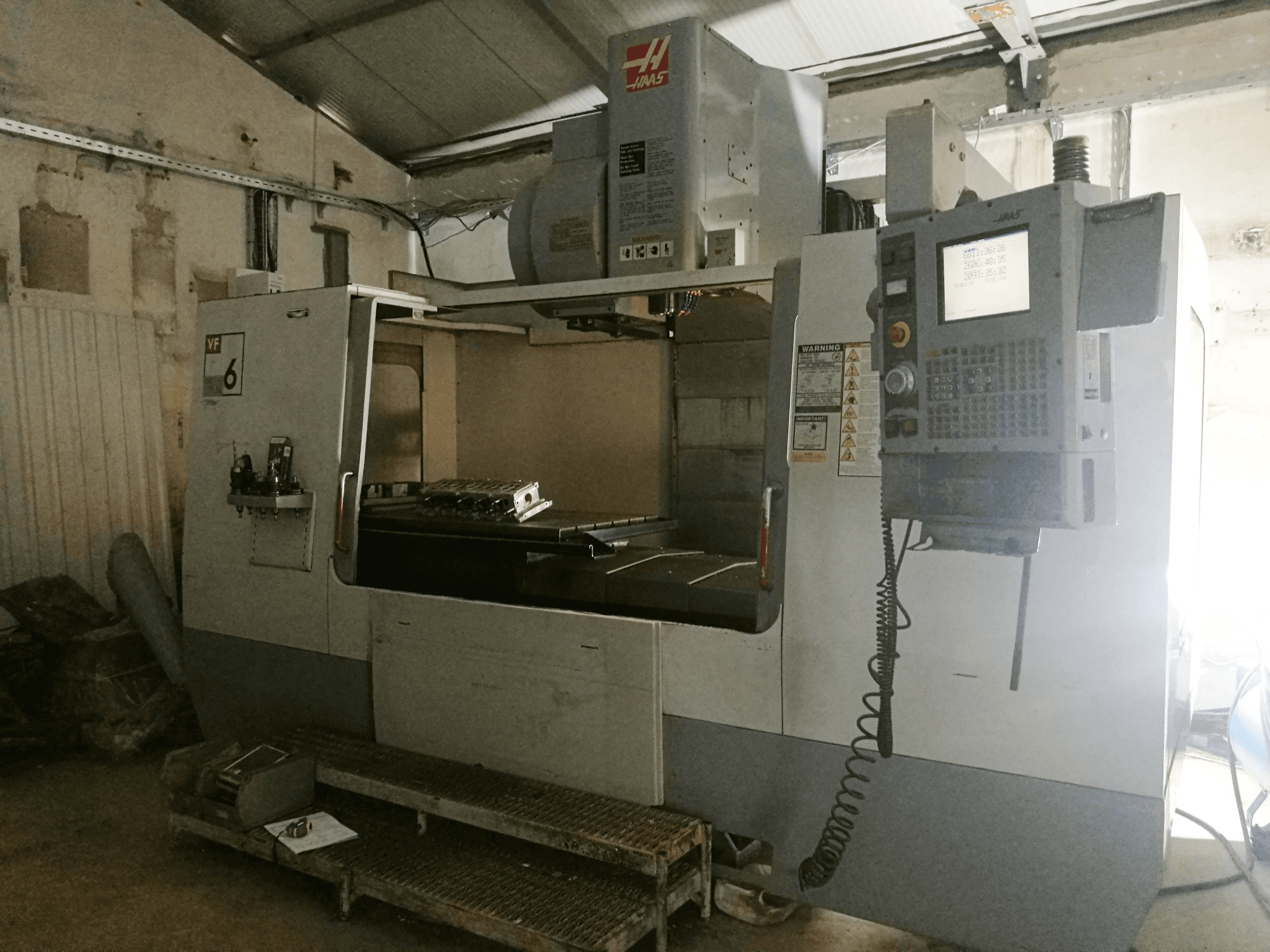 Mašīnas HAAS VF-6B/40HE pretskats