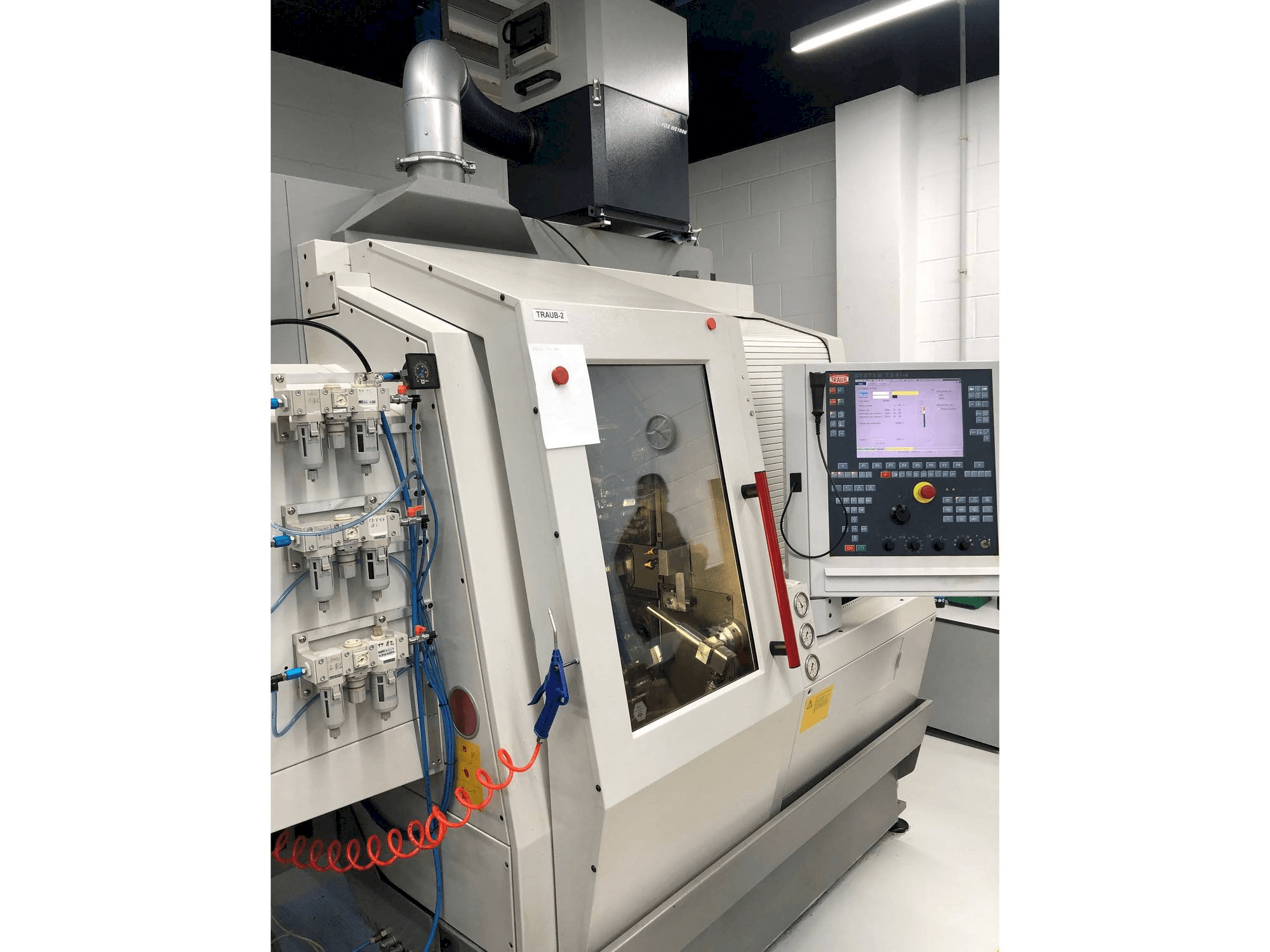 Mašīnas TRAUB TNL 18 kreisās malas skats