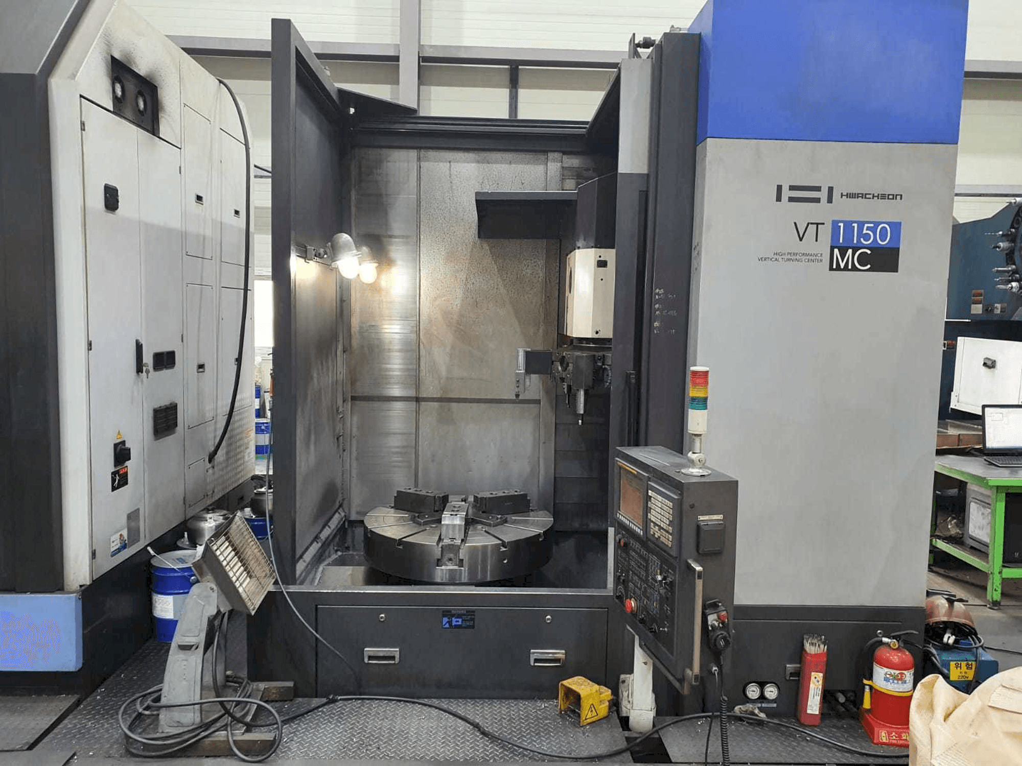 Mašīnas HWACHEON VT 1150 MC pretskats