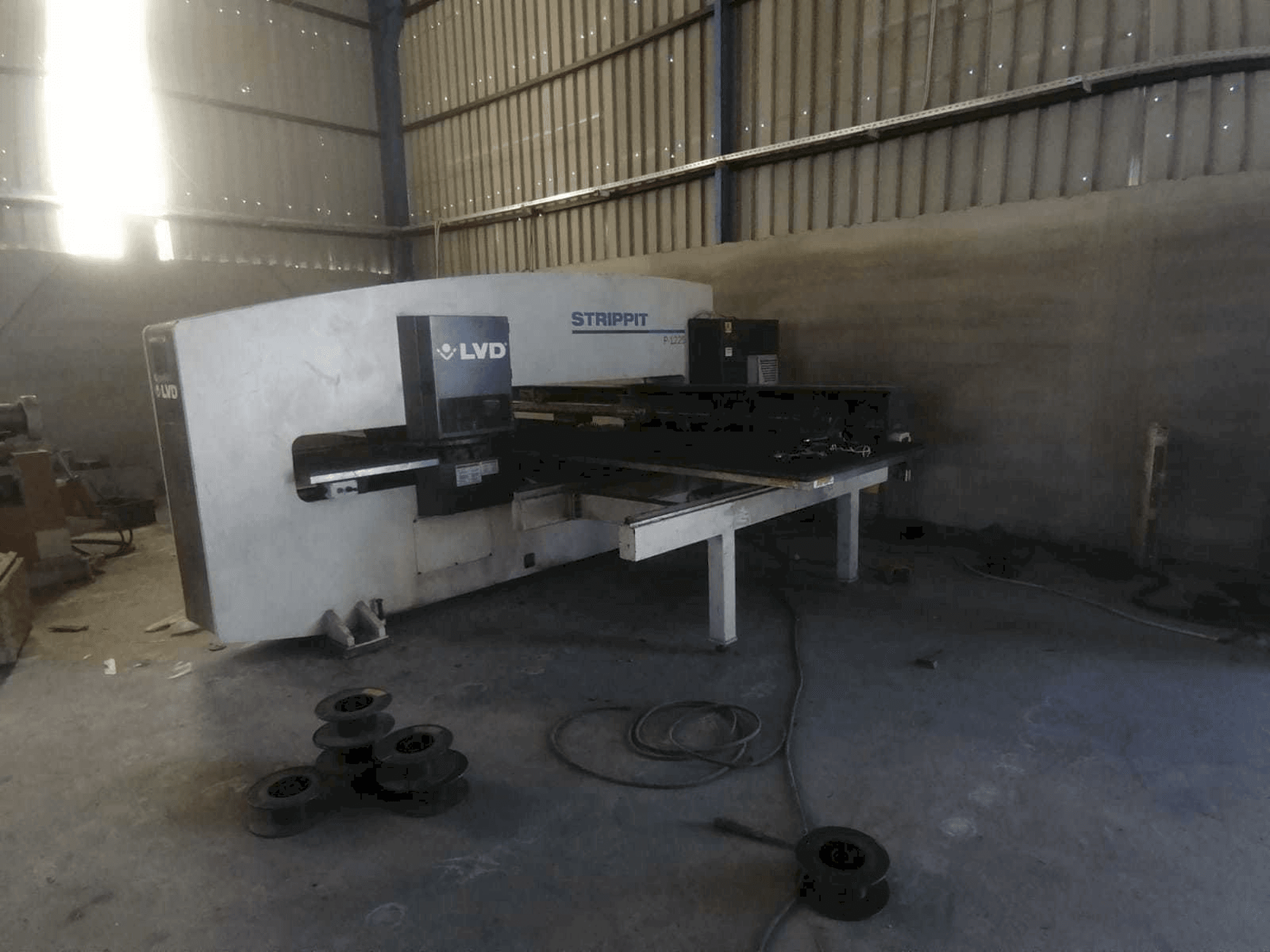 Mašīnas LVD P-1225 pretskats