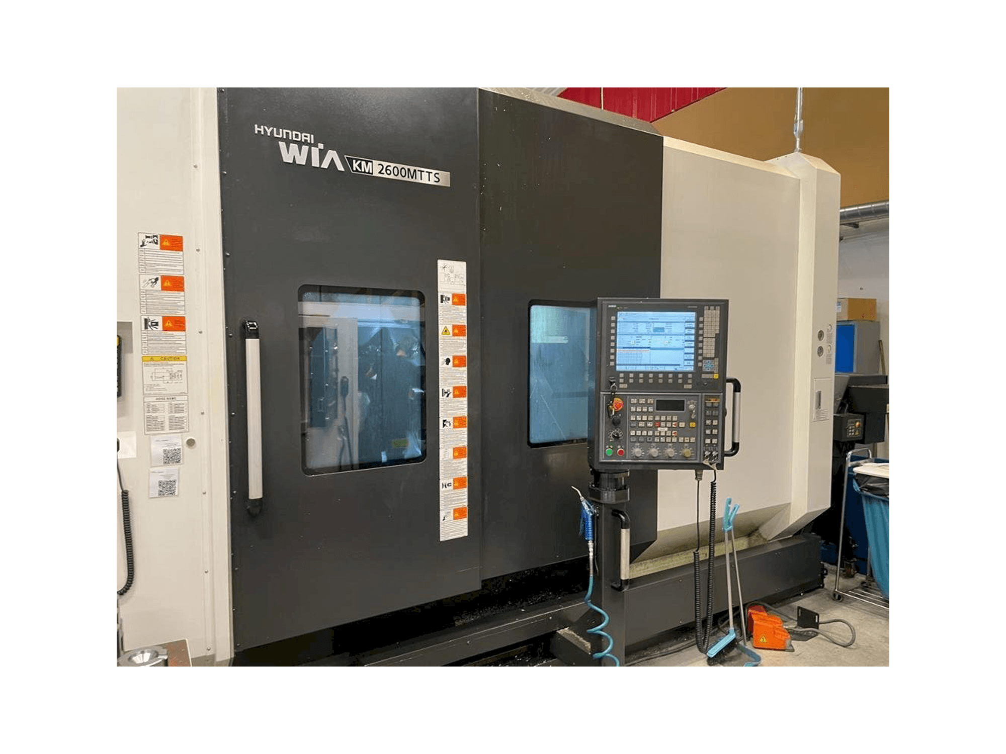 Mašīnas Hyundai Wia KM 2600 MTTS pretskats