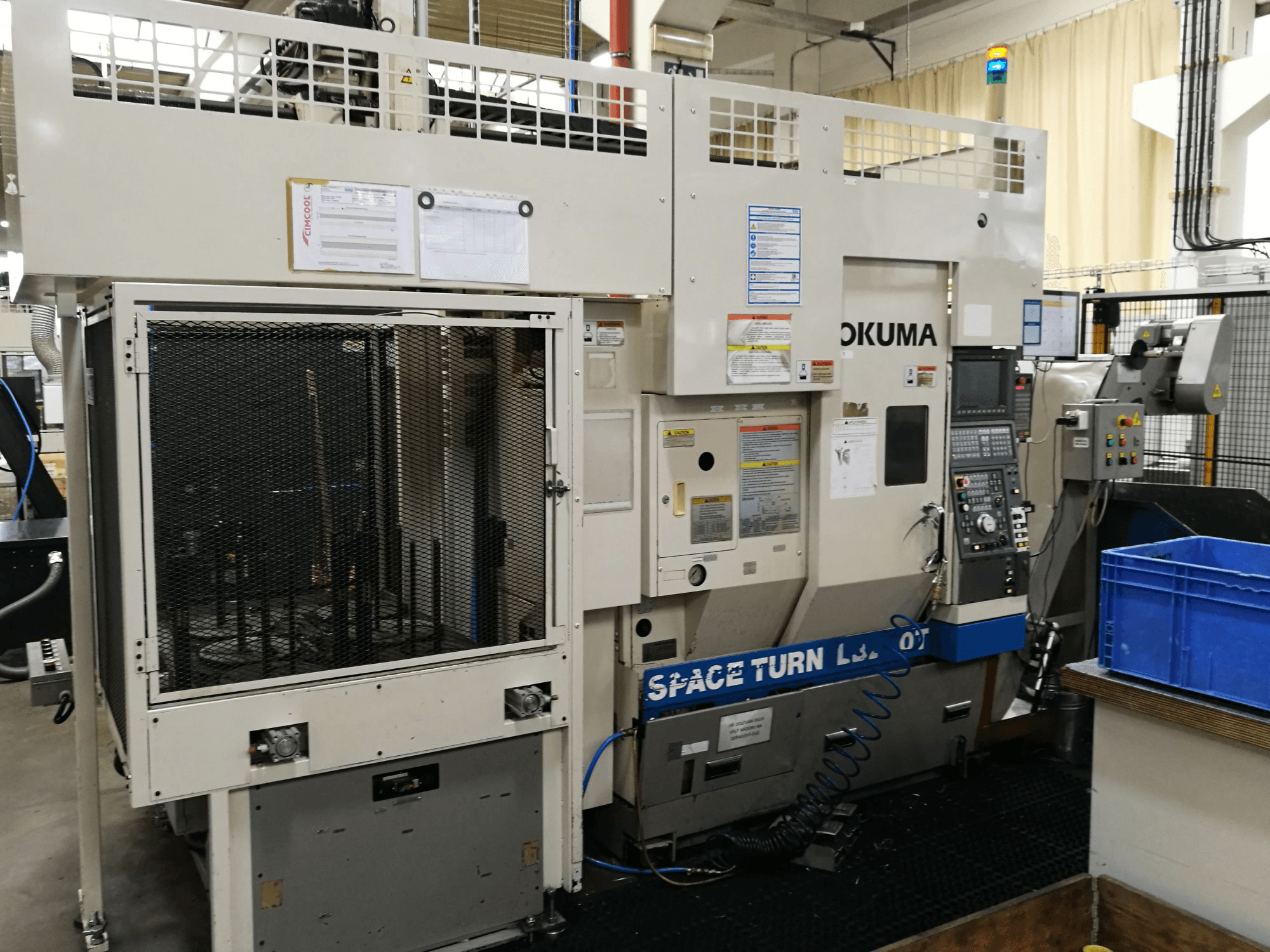 Mašīnas Okuma SPACE TURN LB250T skats no kreisās puses