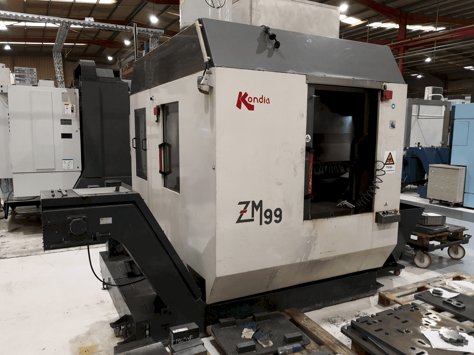 Mašīnas KONDIA ZM99 pretskats