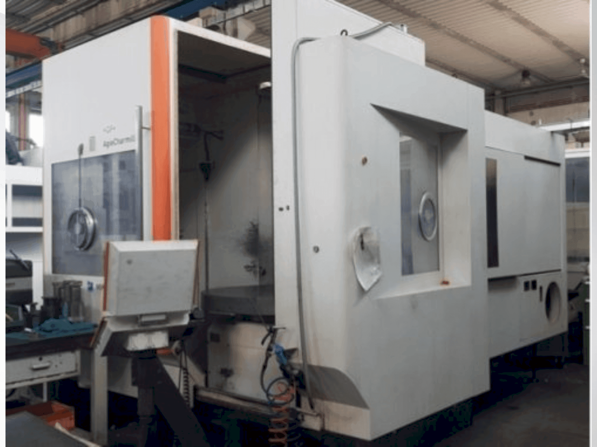 Mašīnas MIKRON HPM 1350U pretskats