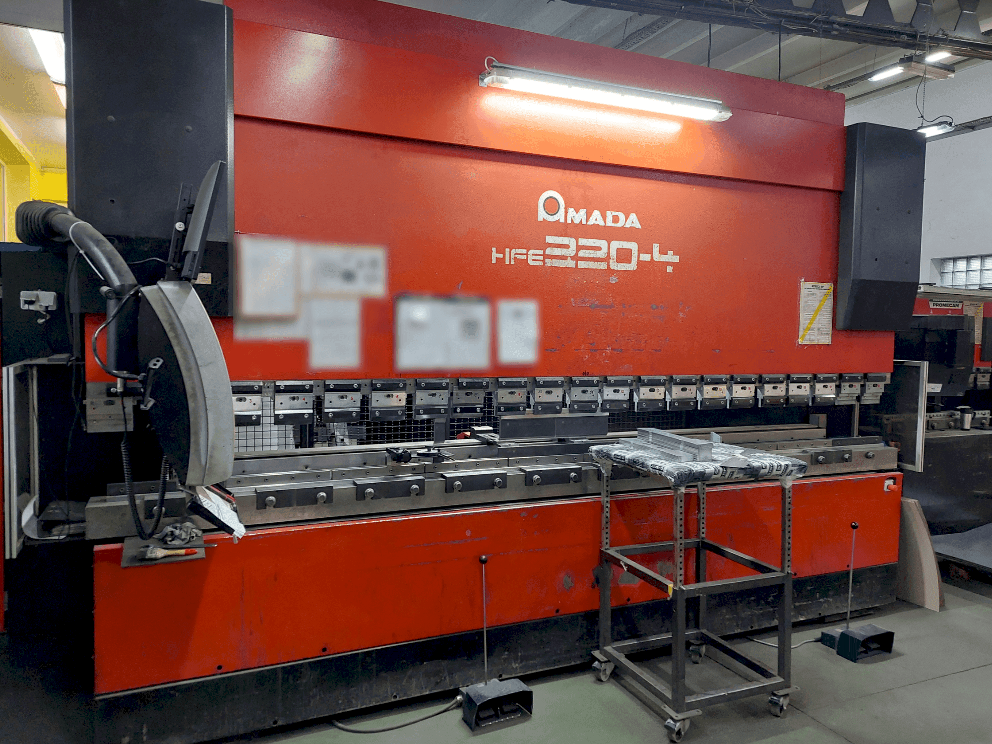 Mašīnas AMADA HFE 220-4 pretskats