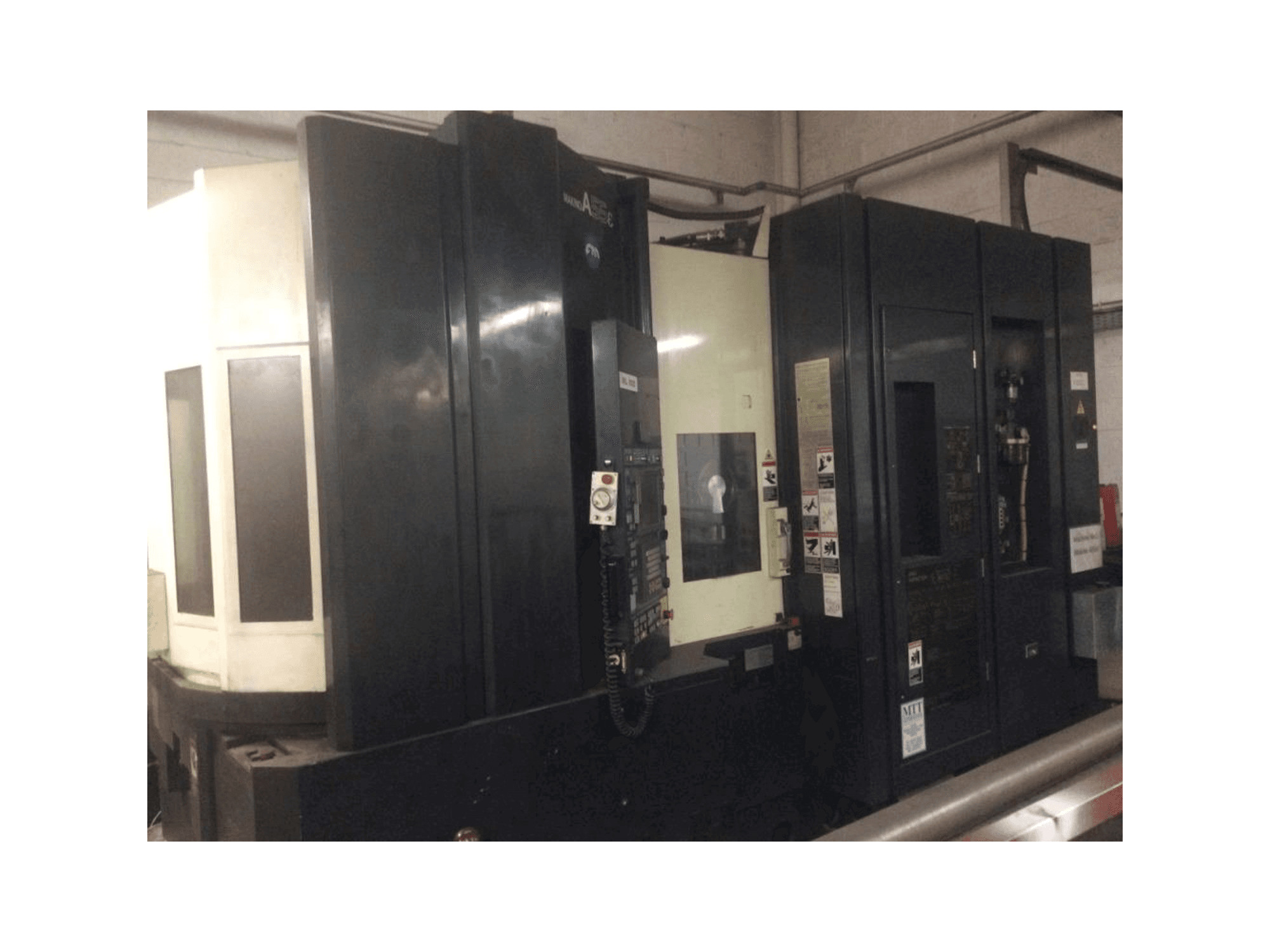 Mašīnas Makino A55e pretskats