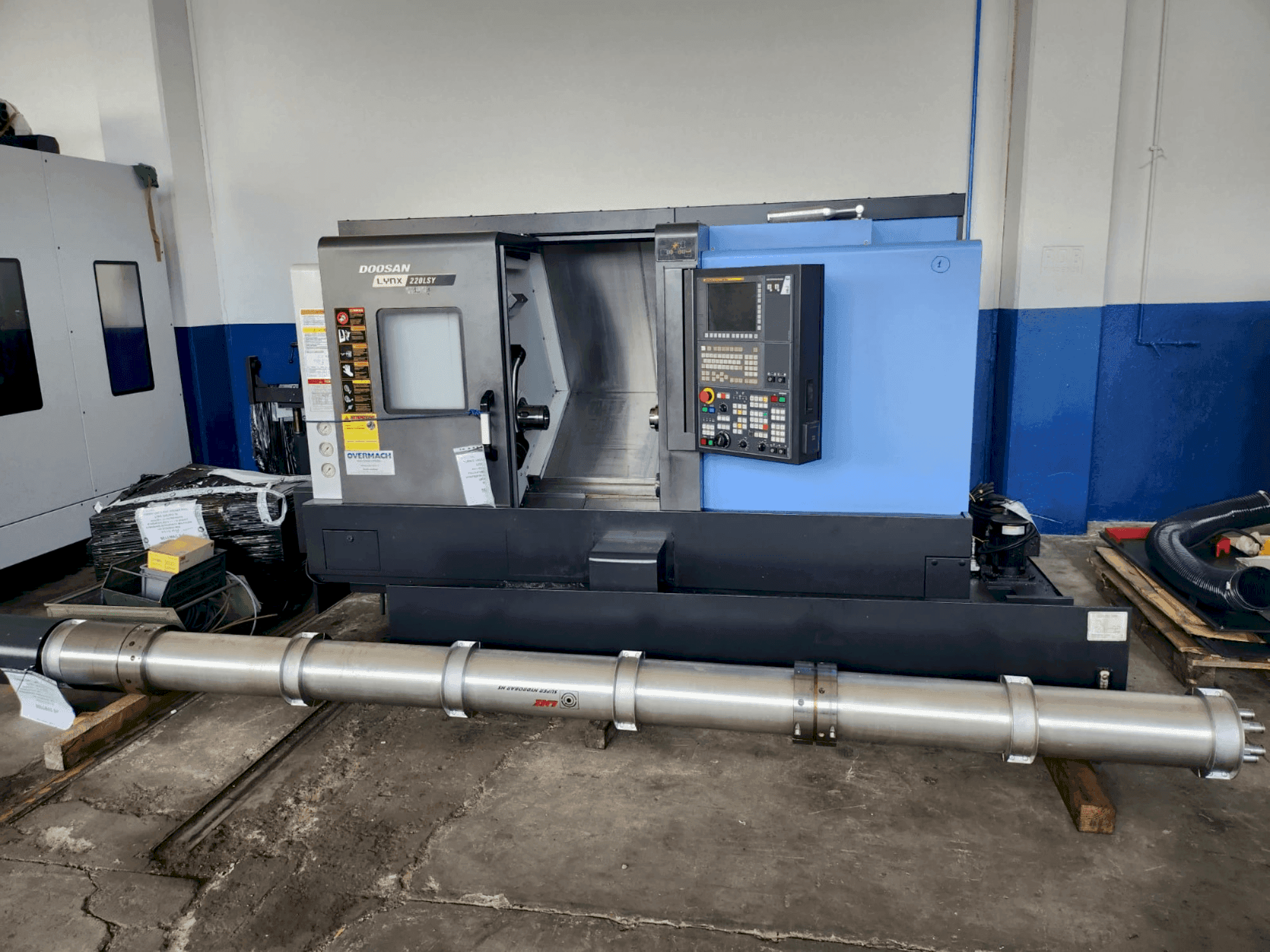 Mašīnas DOOSAN LYNX 220 LSYA pretskats